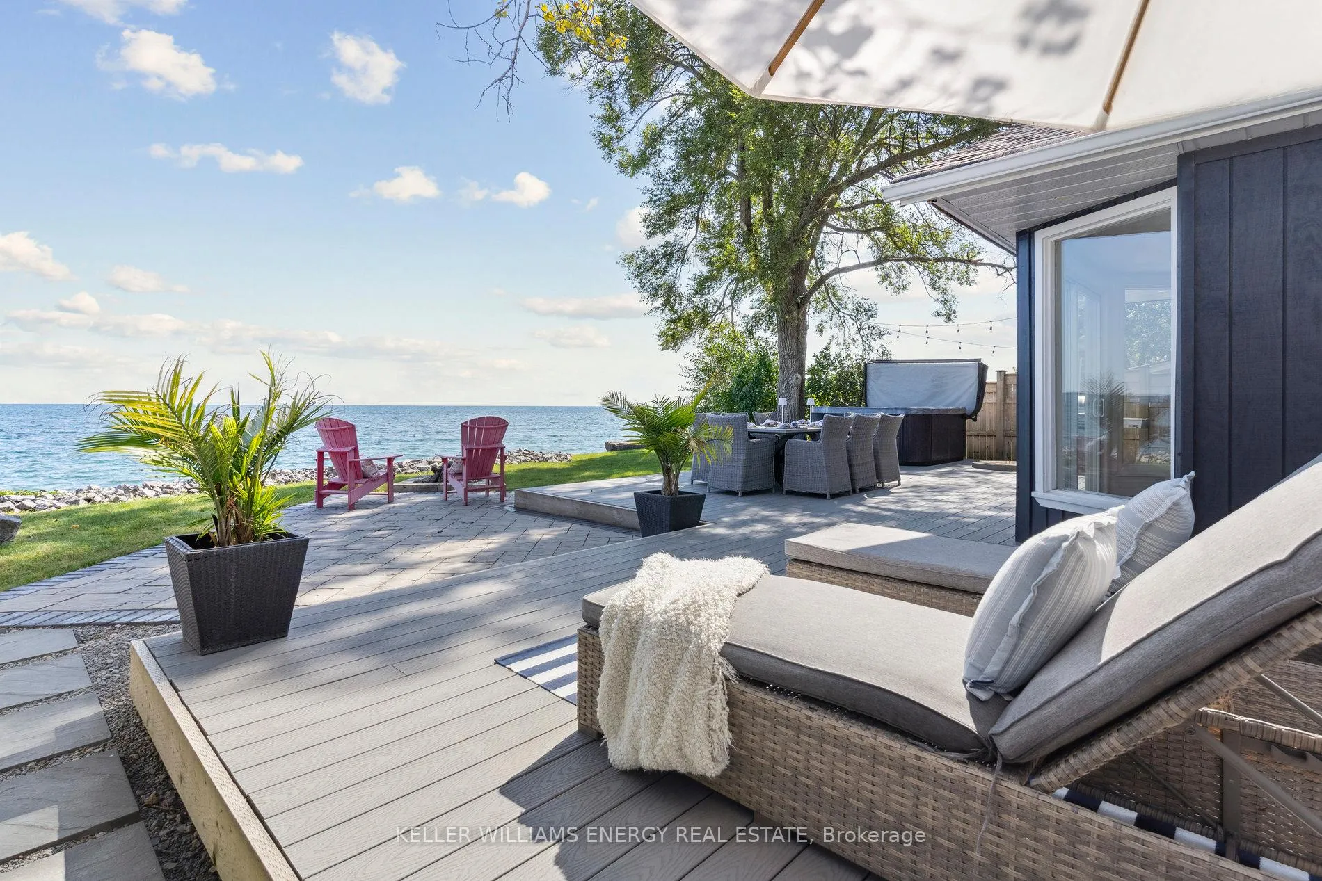 Photo 4 of 141 Cedar Crest Beach Road, Clarington, Bowmanville — HOMEH