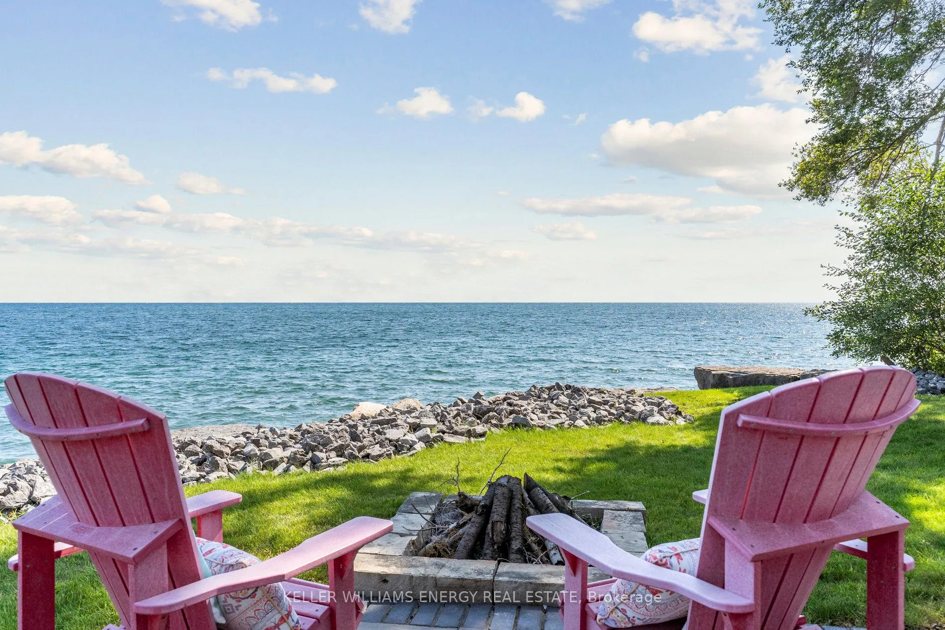Photo 5 of 141 Cedar Crest Beach Road, Clarington, Bowmanville — HOMEH