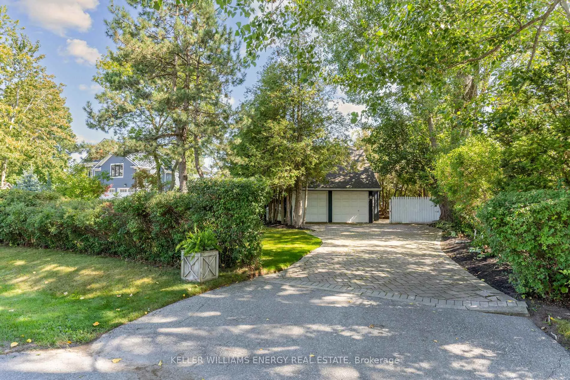 Photo 19 of 141 Cedar Crest Beach Road, Clarington, Bowmanville — HOMEH