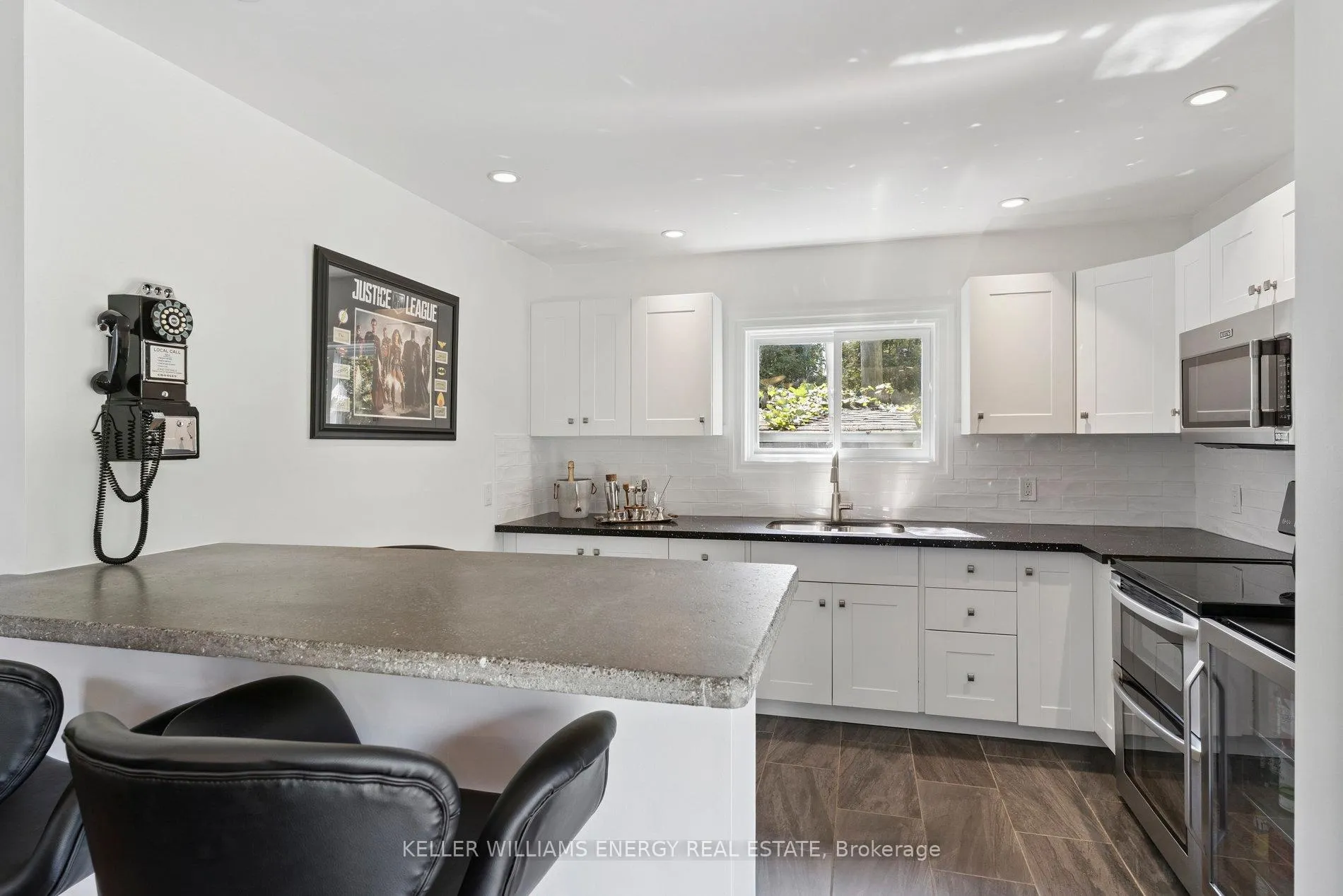 Photo 27 of 141 Cedar Crest Beach Road, Clarington, Bowmanville — HOMEH