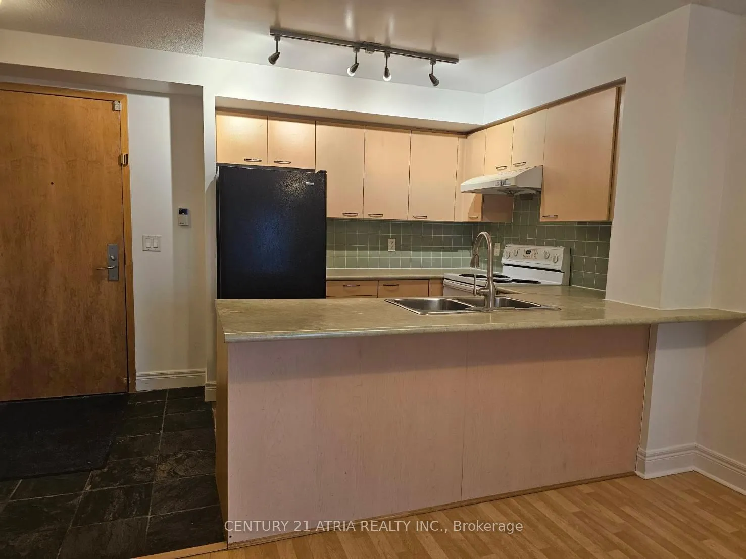 Photo 3 of Unit 625, 62 Suncrest Boulevard, Markham, Commerce Valley — HOMEH