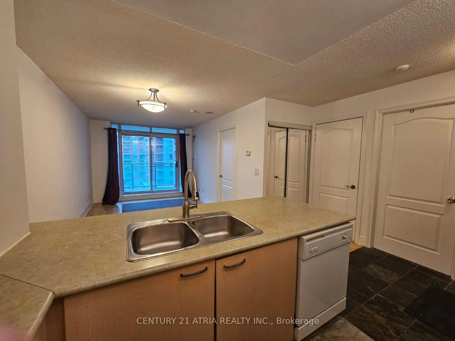 Photo 6 of Unit 625, 62 Suncrest Boulevard, Markham, Commerce Valley — HOMEH