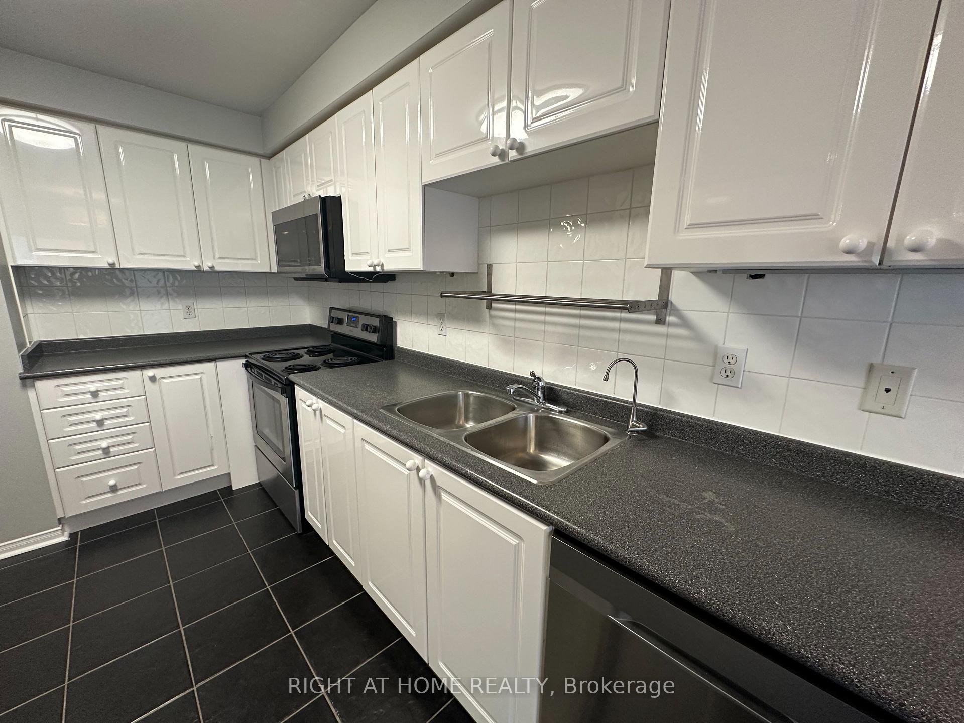 Photo 15 of 103 Millcliff Circle, Aurora, Aurora Grove — HOMEH