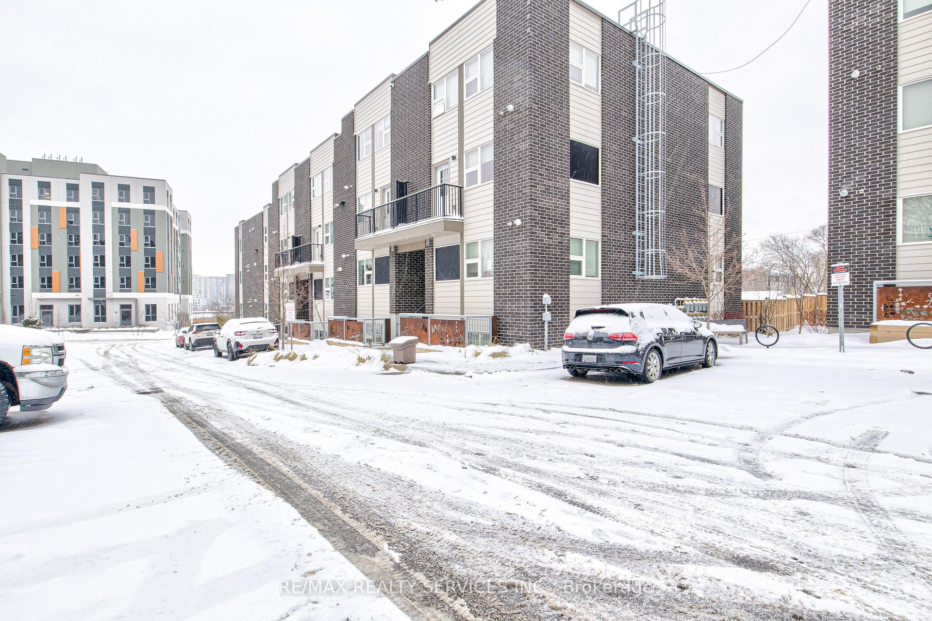 Photo 4 of Unit 115, 288 Albert Street, Waterloo, Lakeshore Village — HOMEH