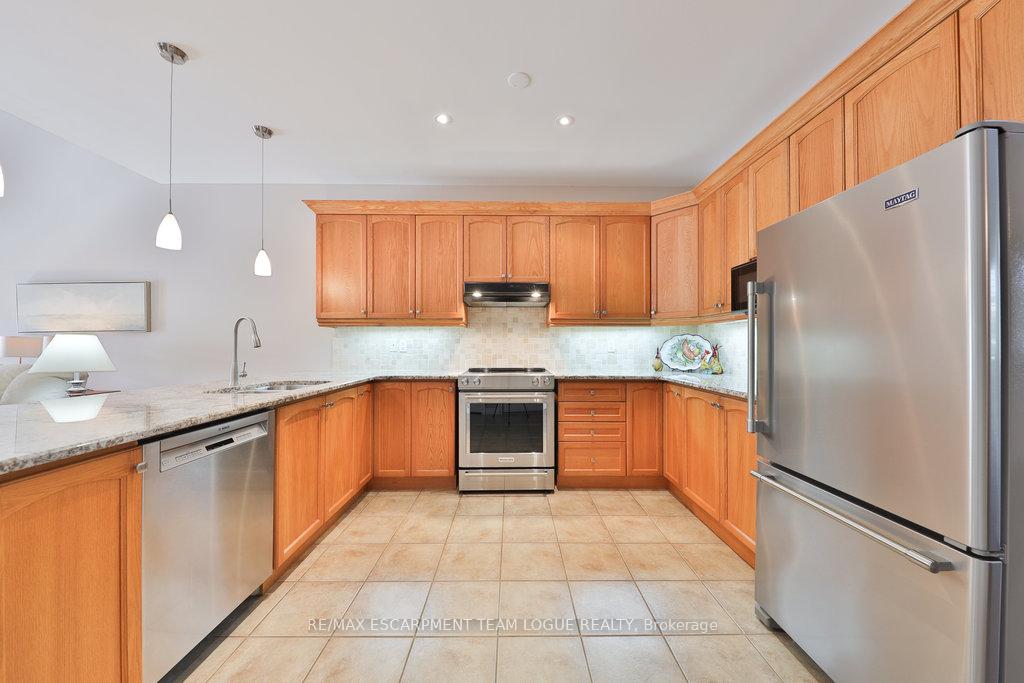 Photo 8 of Unit 81, 2165 Itabashi Way, Burlington, Tansley — HOMEH