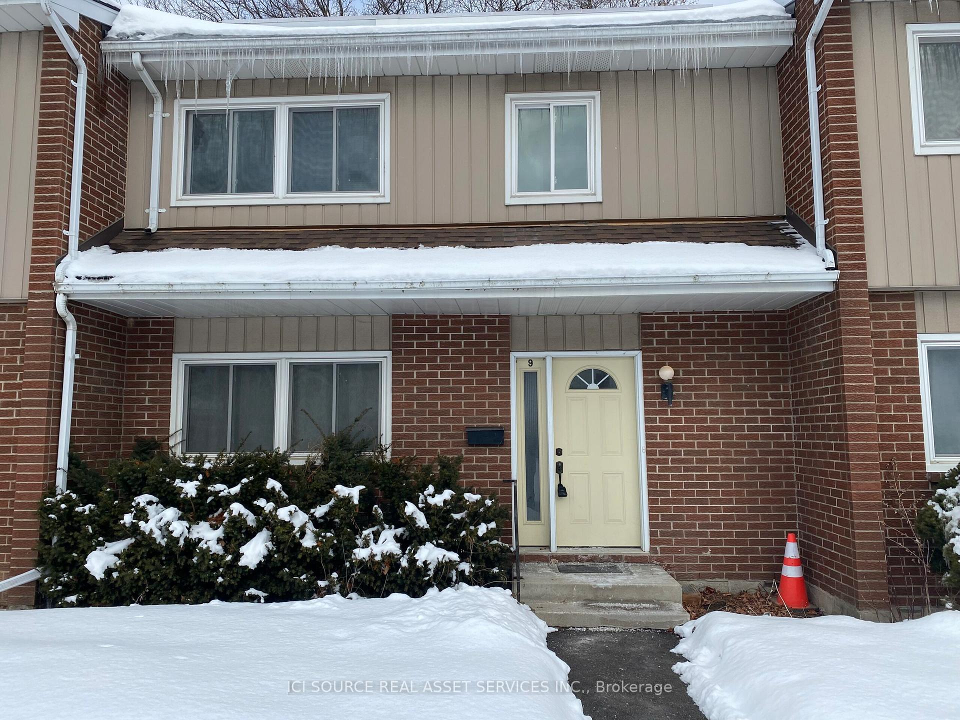 Front of Unit 9, 121 University Avenue E