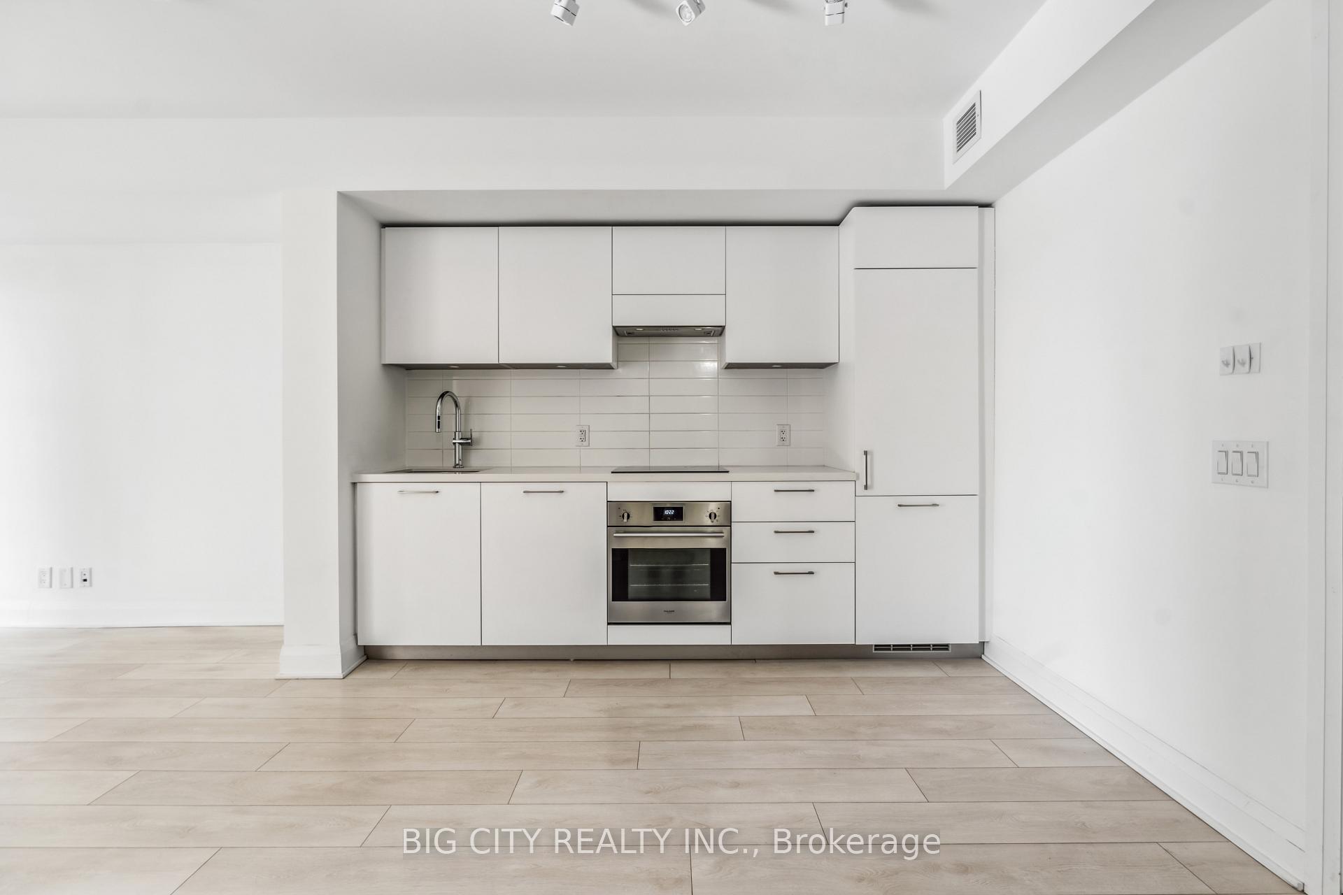 Photo 4 of Unit 309, 33 Frederick Todd Way, Toronto, Thorncliffe Park — HOMEH