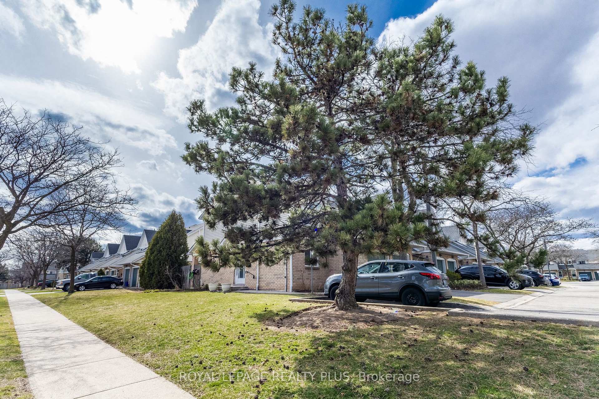Photo 3 of Unit 53, 2530 Northampton Boulevard, Burlington, Headon — HOMEH