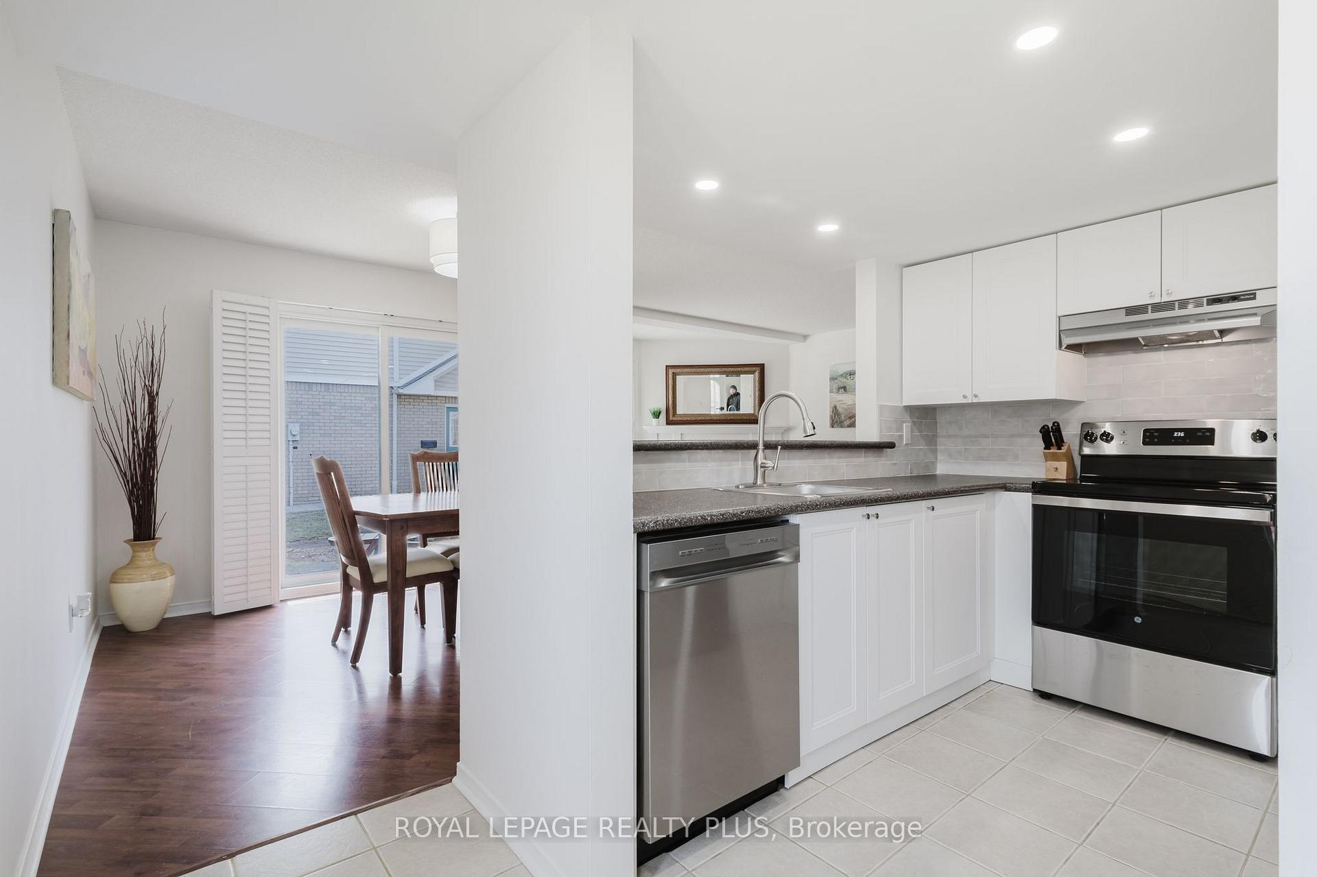 Photo 10 of Unit 53, 2530 Northampton Boulevard, Burlington, Headon — HOMEH