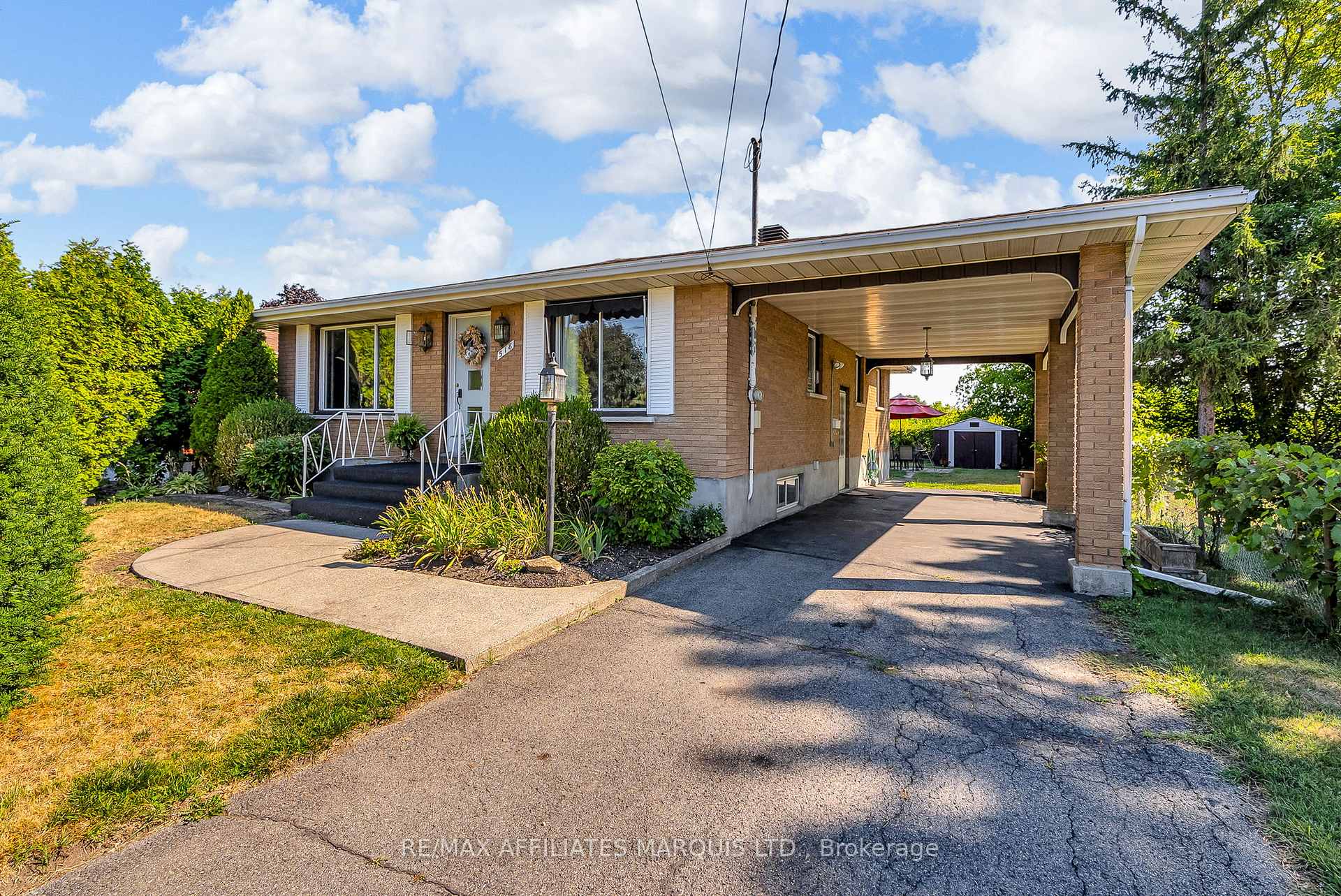 Photo 2 of 518 Blossom Park Drive, Cornwall — HOMEH