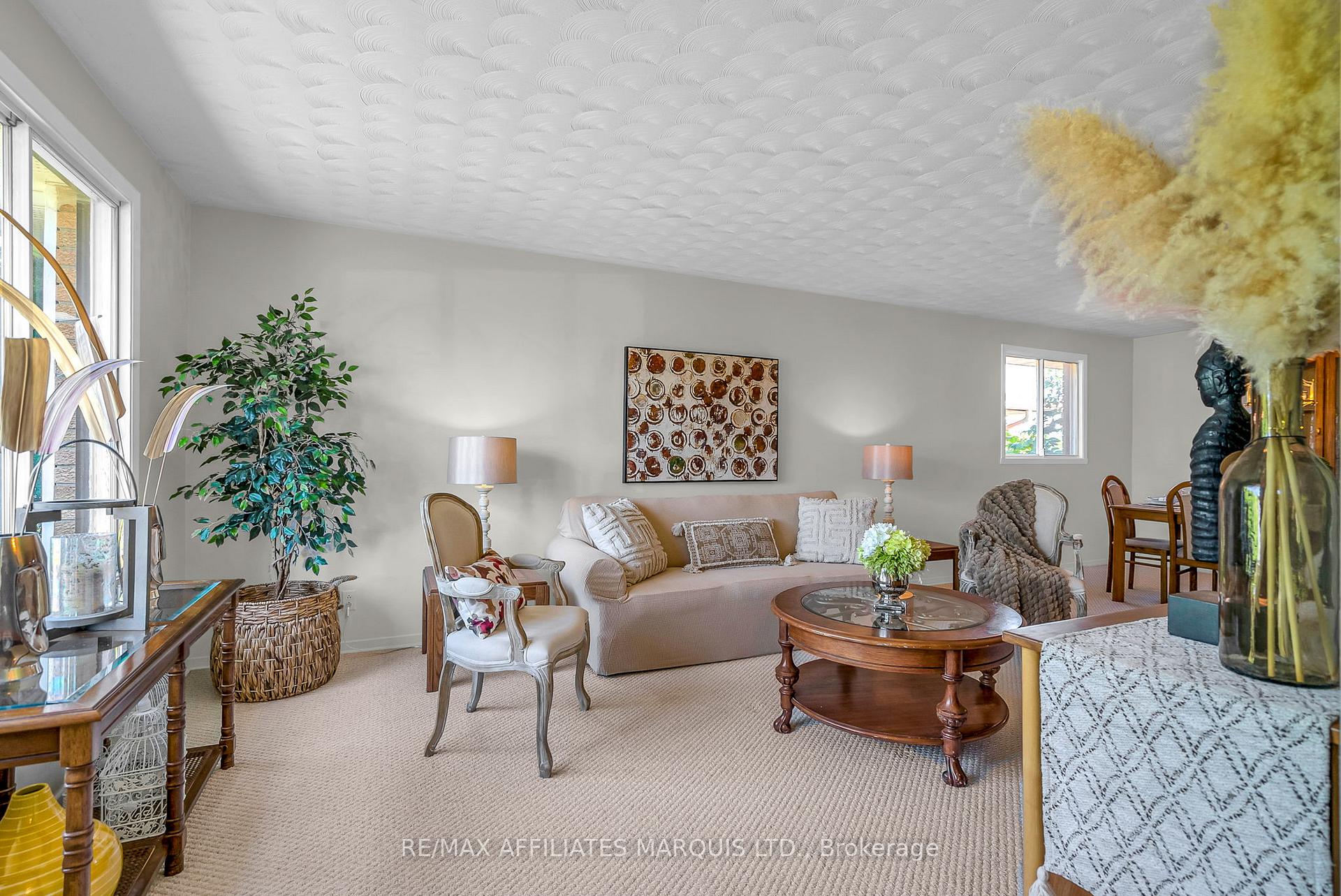 Photo 3 of 518 Blossom Park Drive, Cornwall — HOMEH