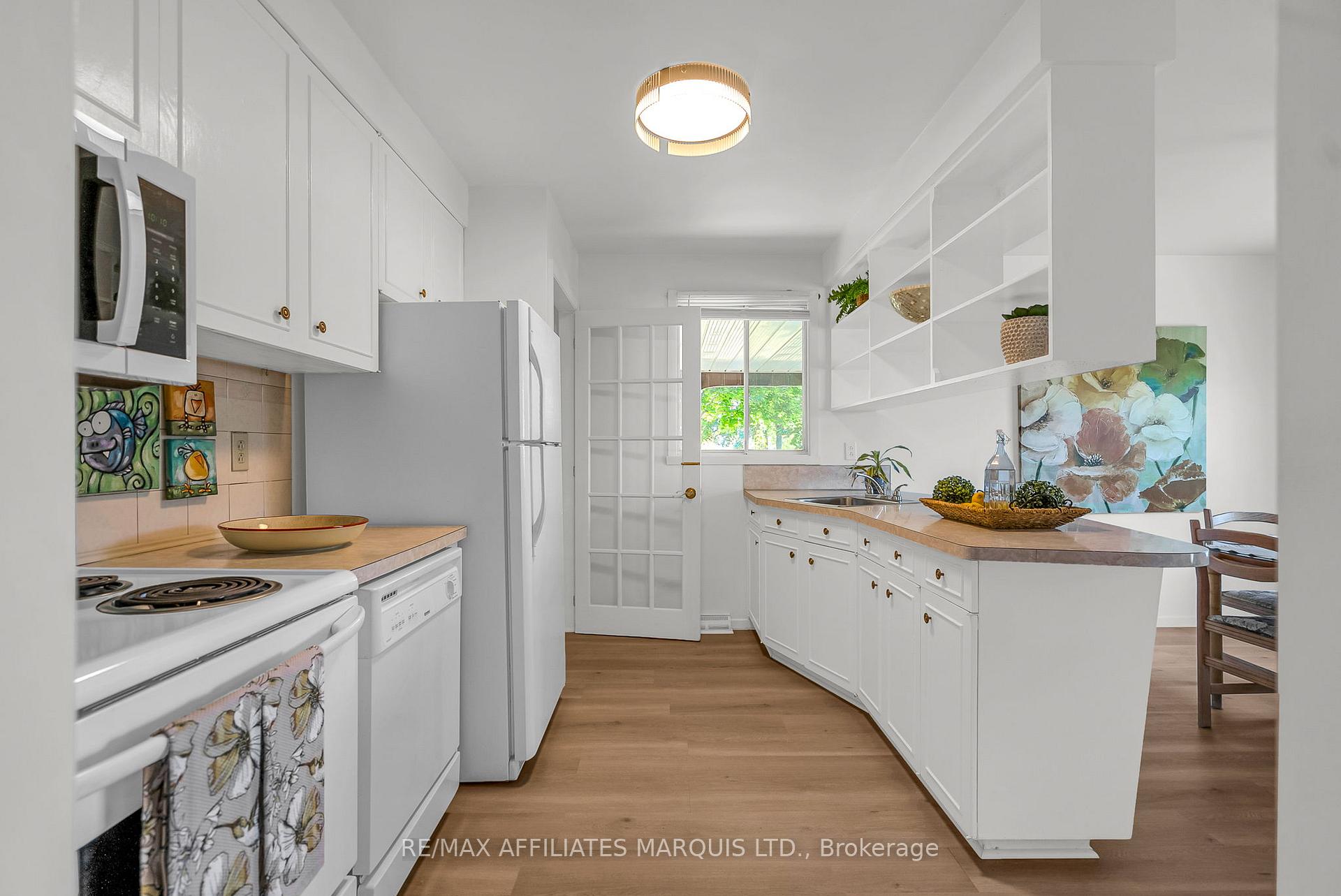Photo 5 of 518 Blossom Park Drive, Cornwall — HOMEH