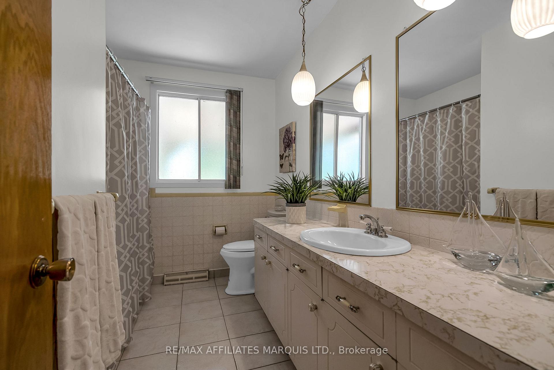 Photo 13 of 518 Blossom Park Drive, Cornwall — HOMEH