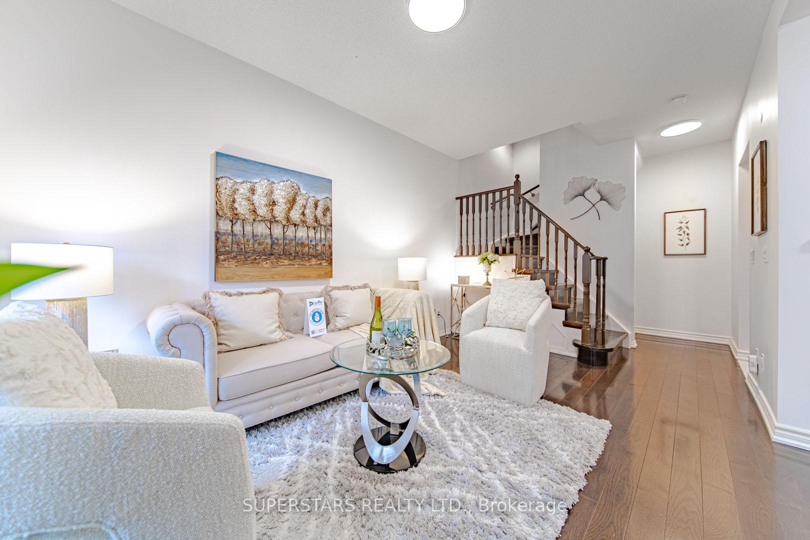 Photo 3 of Unit 3, 14 Cox Boulevard, Markham, Unionville — HOMEH