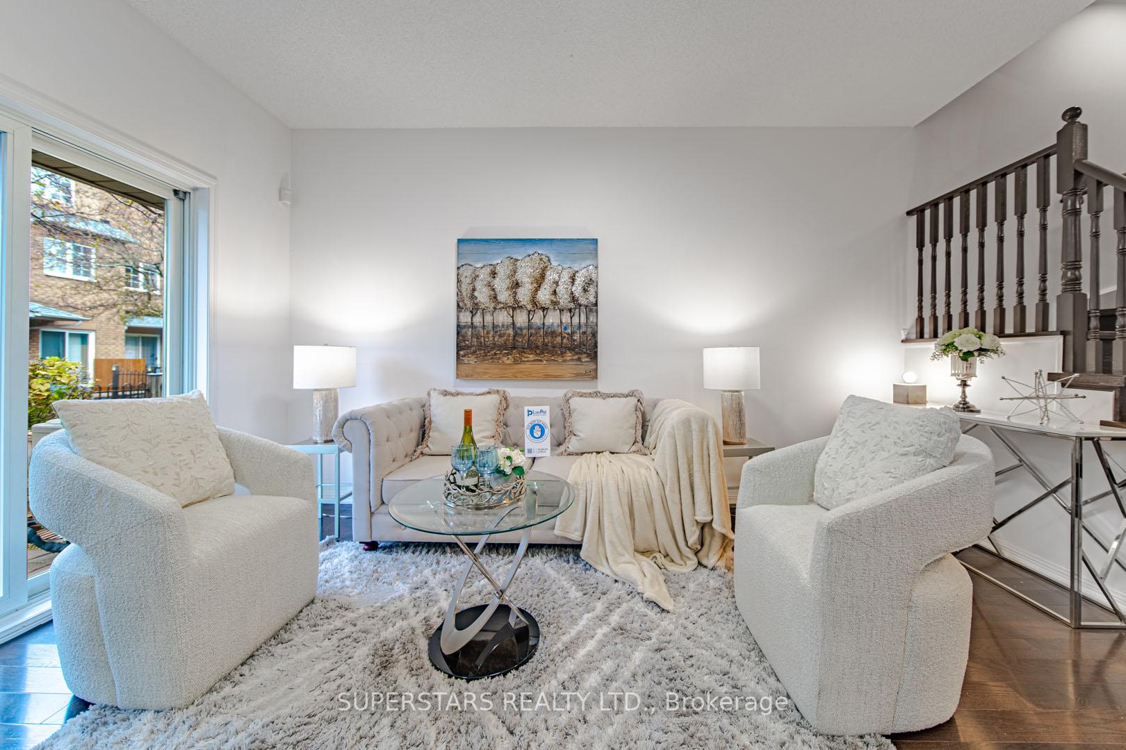 Photo 4 of Unit 3, 14 Cox Boulevard, Markham, Unionville — HOMEH