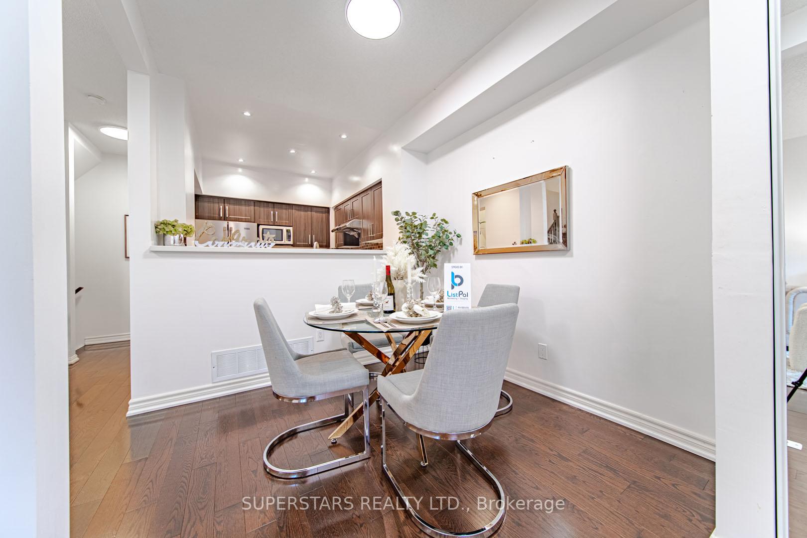 Photo 6 of Unit 3, 14 Cox Boulevard, Markham, Unionville — HOMEH