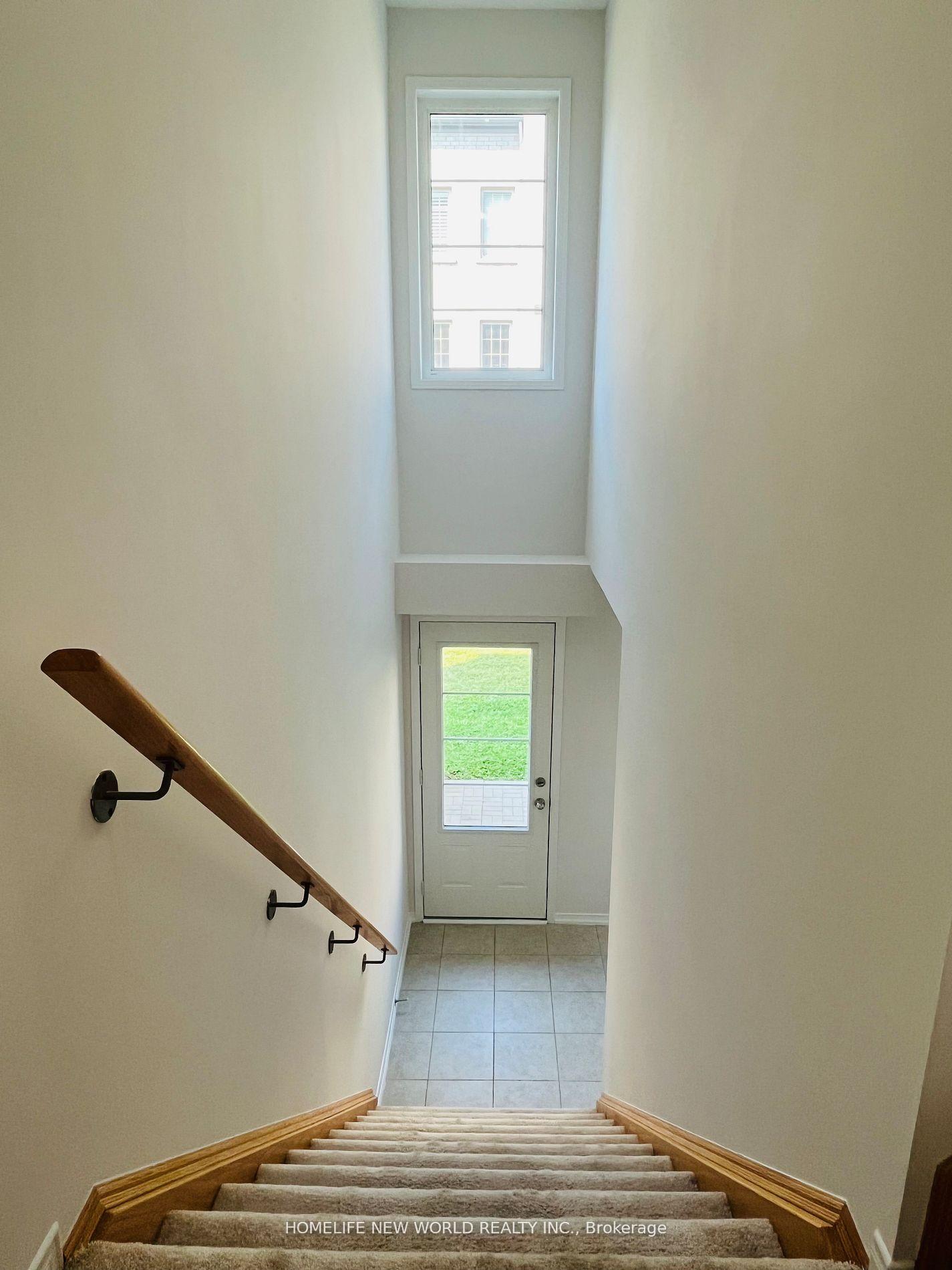 Photo 4 of 2616 Deputy Minister Path, Oshawa, Windfields — HOMEH