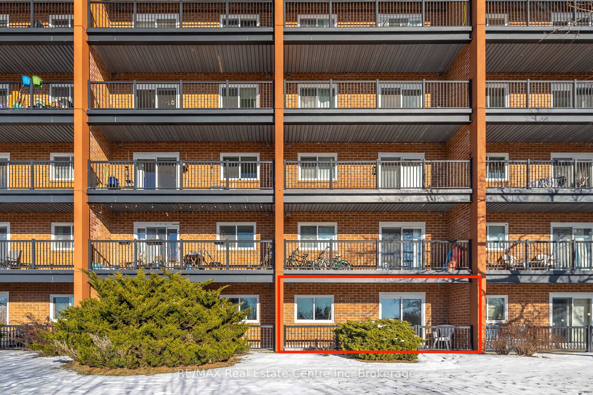 Photo 5 of Unit 102, 41 Conroy Crescent, Guelph, Dovercliffe Park/Old University — HOMEH