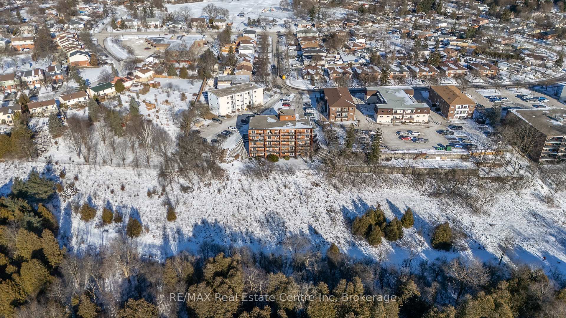 Photo 9 of Unit 102, 41 Conroy Crescent, Guelph, Dovercliffe Park/Old University — HOMEH