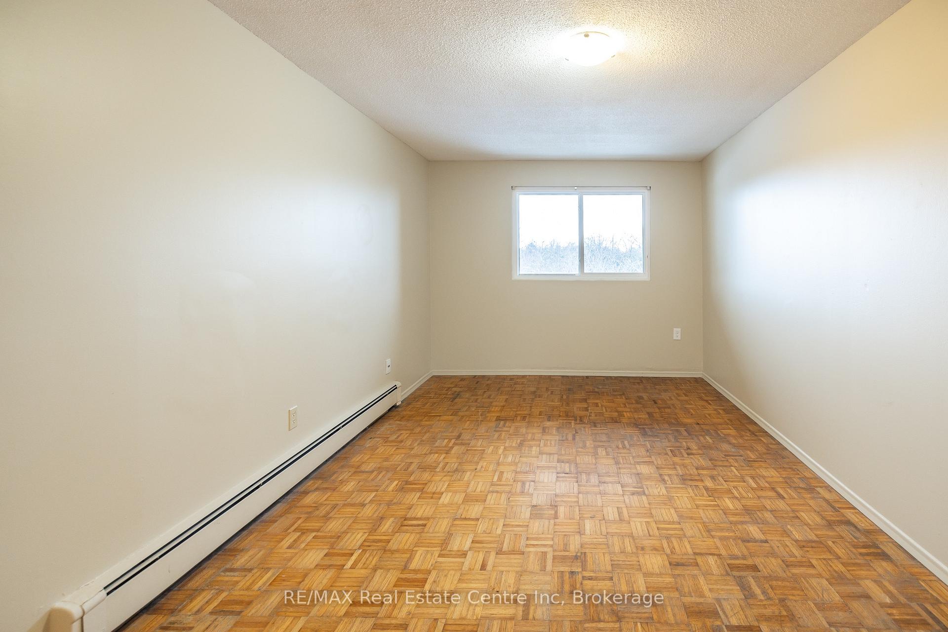Photo 47 of Unit 102, 41 Conroy Crescent, Guelph, Dovercliffe Park/Old University — HOMEH