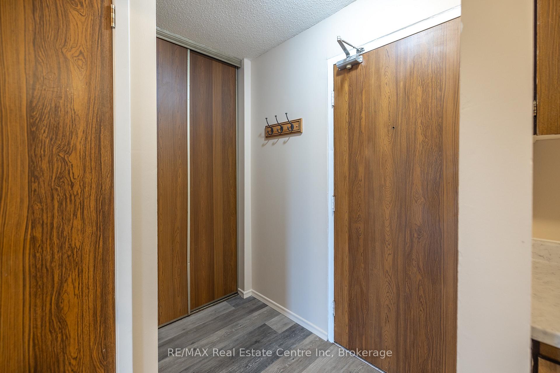 Photo 40 of Unit 102, 41 Conroy Crescent, Guelph, Dovercliffe Park/Old University — HOMEH