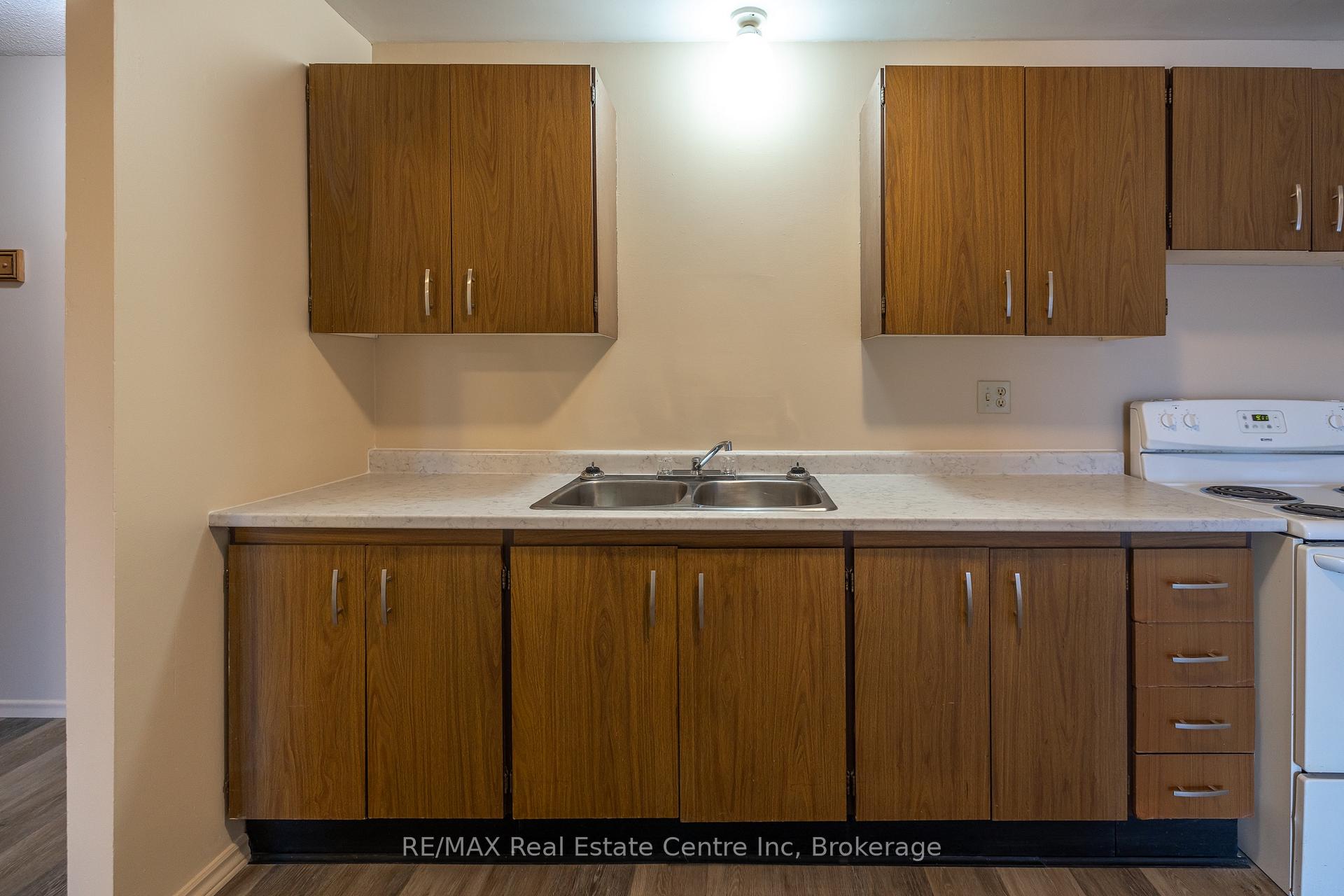 Photo 55 of Unit 102, 41 Conroy Crescent, Guelph, Dovercliffe Park/Old University — HOMEH