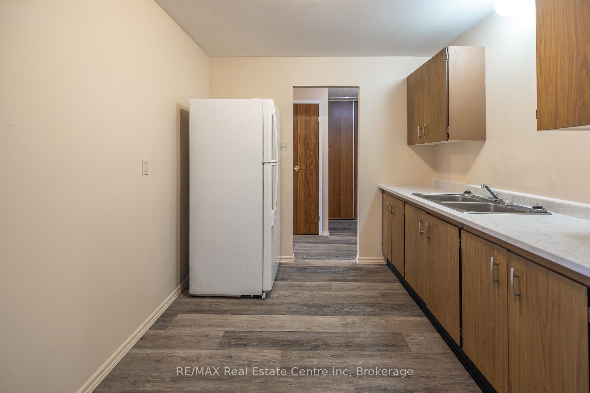 Photo 56 of Unit 102, 41 Conroy Crescent, Guelph, Dovercliffe Park/Old University — HOMEH