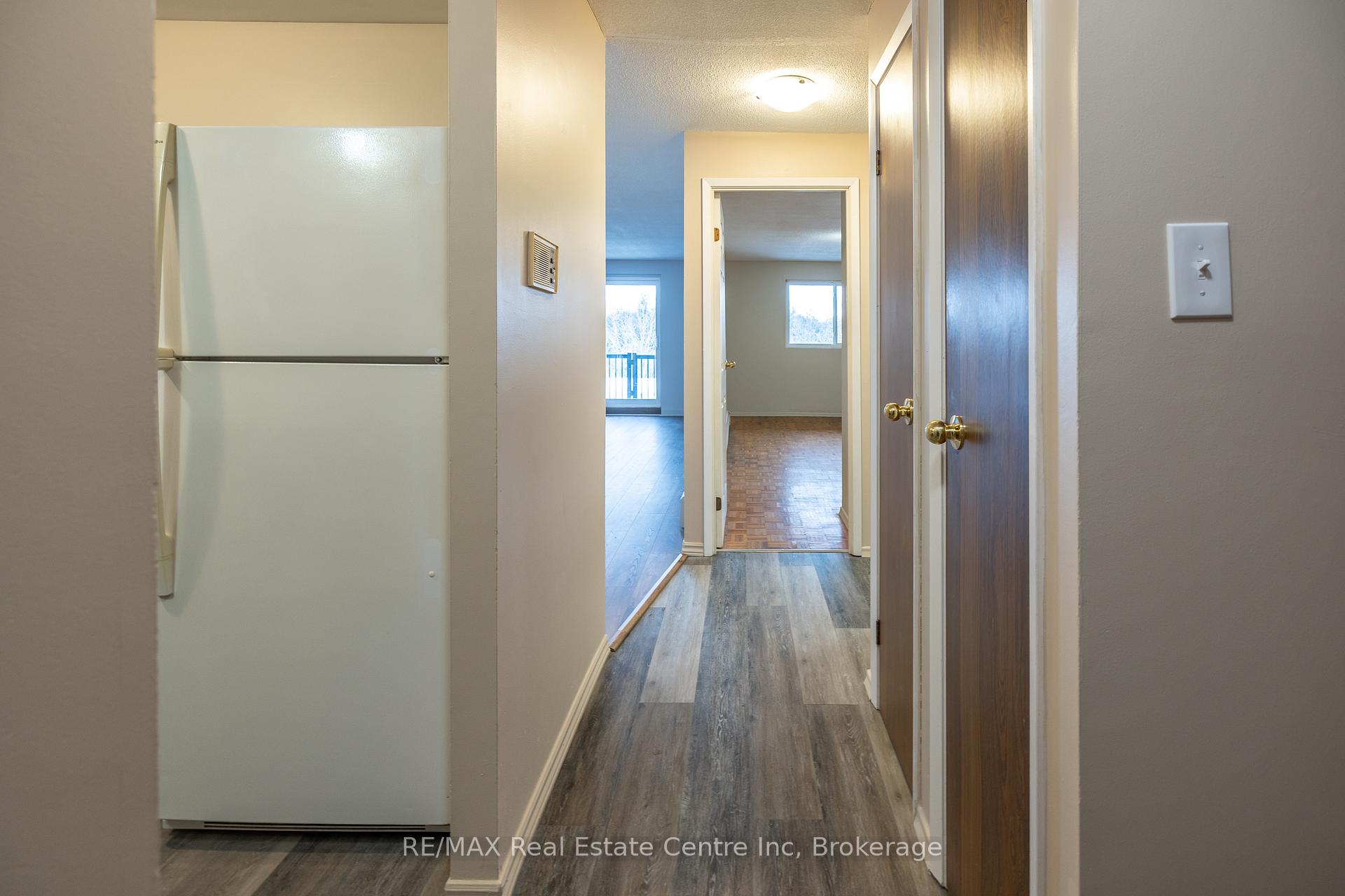 Photo 58 of Unit 102, 41 Conroy Crescent, Guelph, Dovercliffe Park/Old University — HOMEH