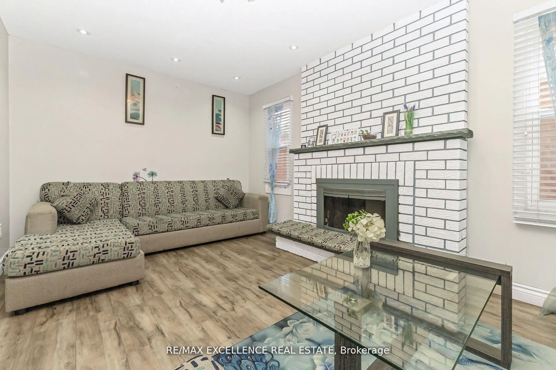Photo 6 of 29 Faywood Drive, Brampton, Fletcher's West — HOMEH