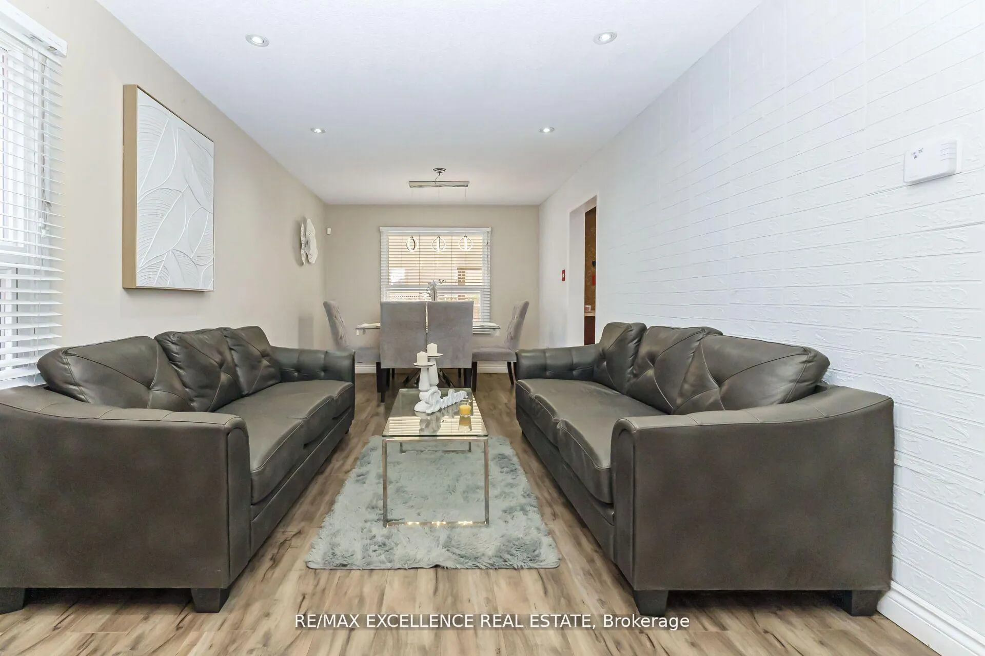 Photo 10 of 29 Faywood Drive, Brampton, Fletcher's West — HOMEH