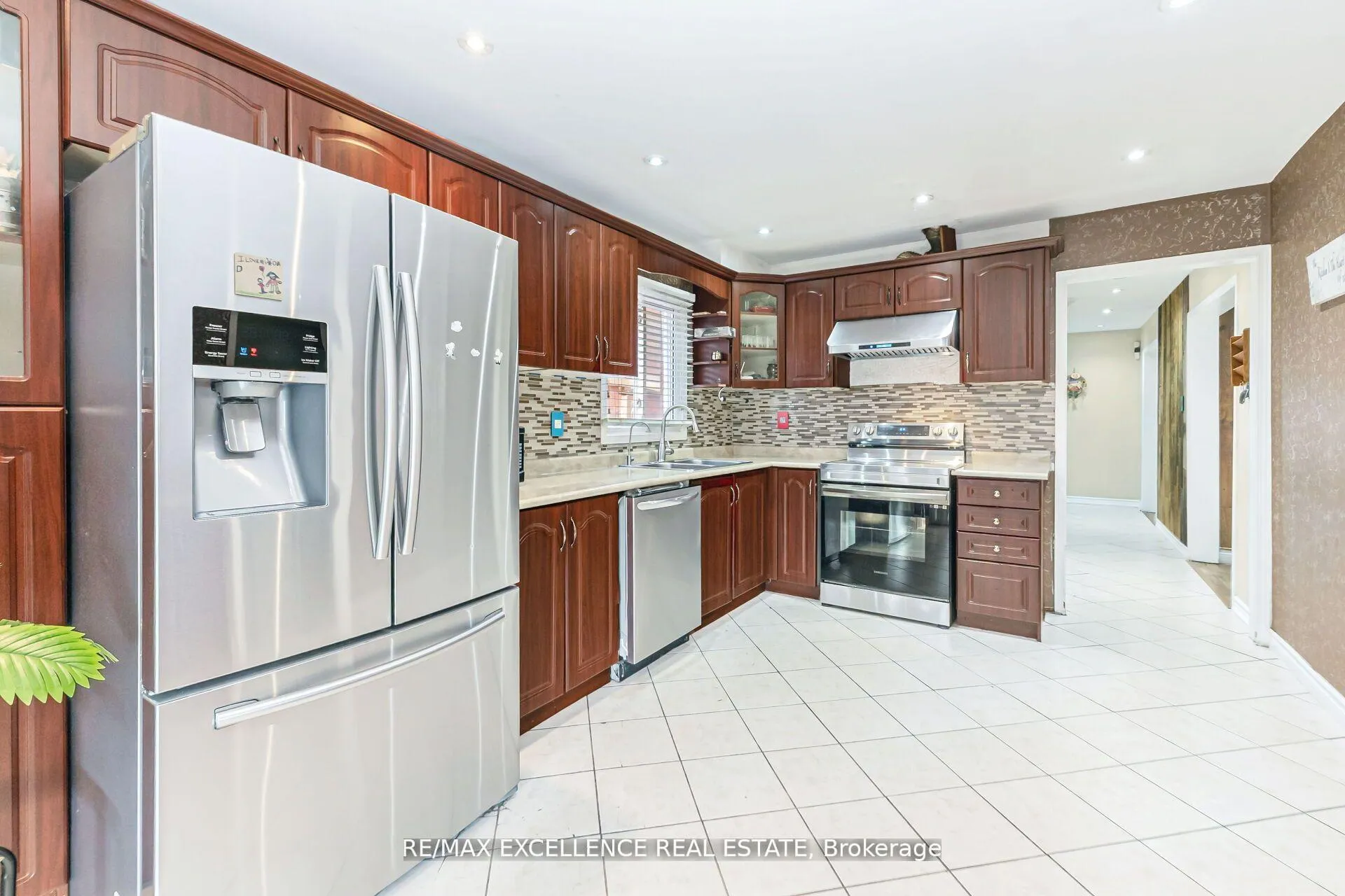Photo 14 of 29 Faywood Drive, Brampton, Fletcher's West — HOMEH