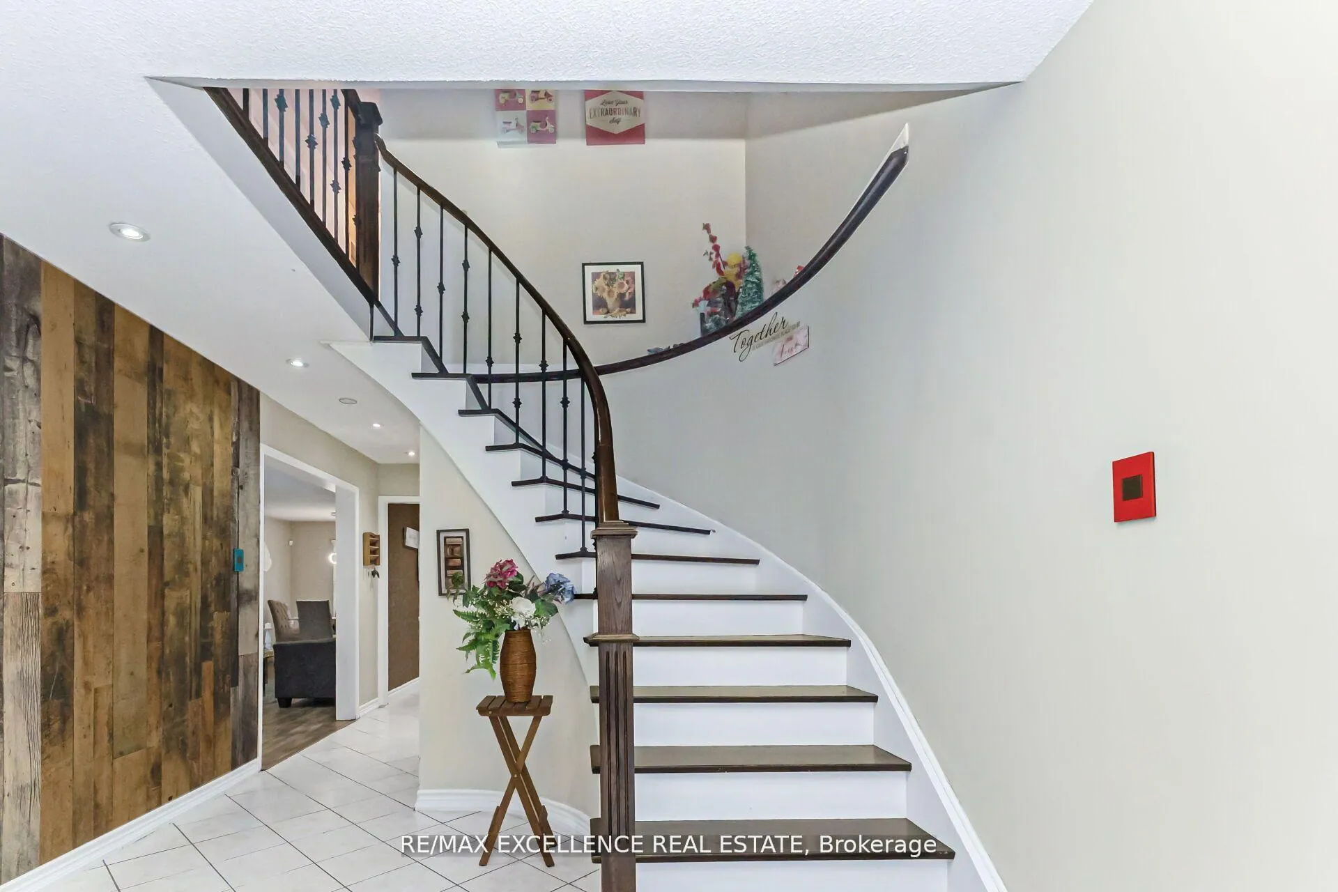 Photo 16 of 29 Faywood Drive, Brampton, Fletcher's West — HOMEH