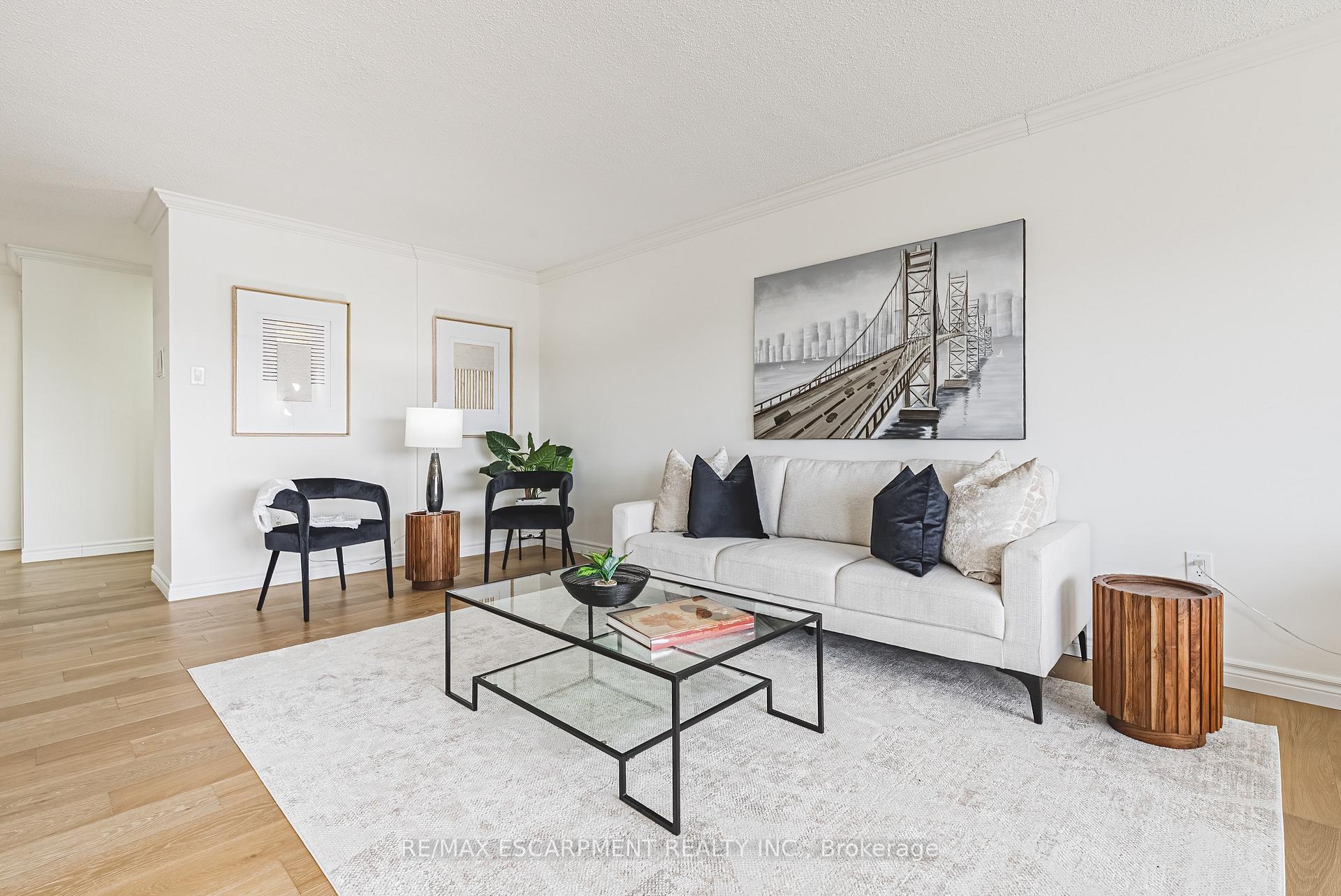 Photo 4 of Unit 808, 2055 Upper Middle Road, Burlington, Brant Hills — HOMEH
