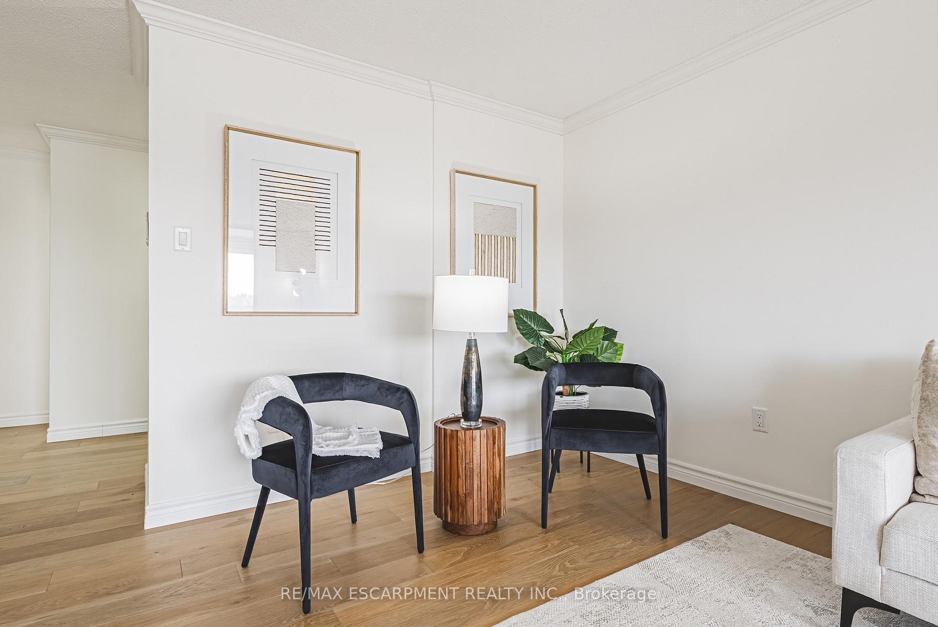 Photo 5 of Unit 808, 2055 Upper Middle Road, Burlington, Brant Hills — HOMEH