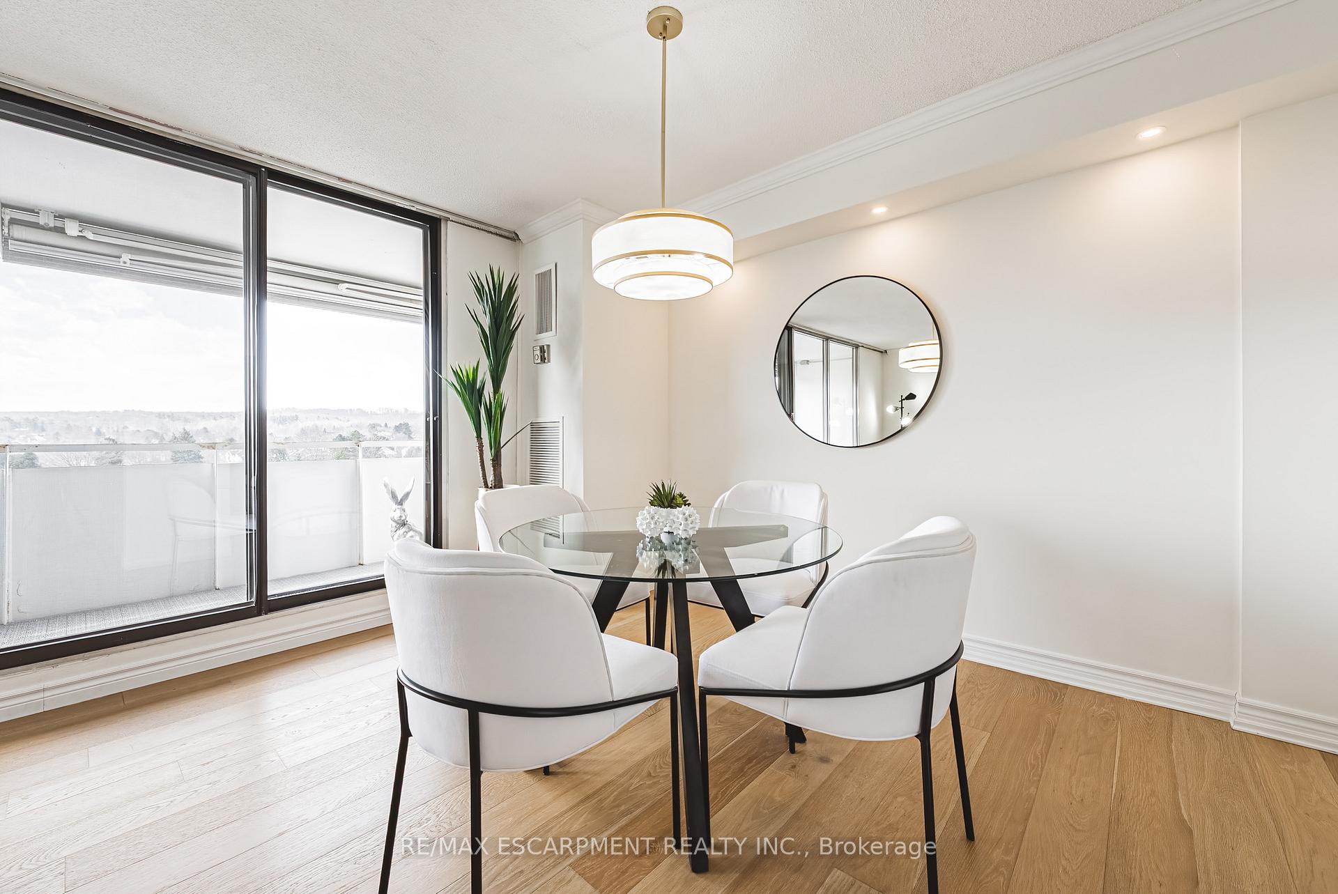 Photo 7 of Unit 808, 2055 Upper Middle Road, Burlington, Brant Hills — HOMEH