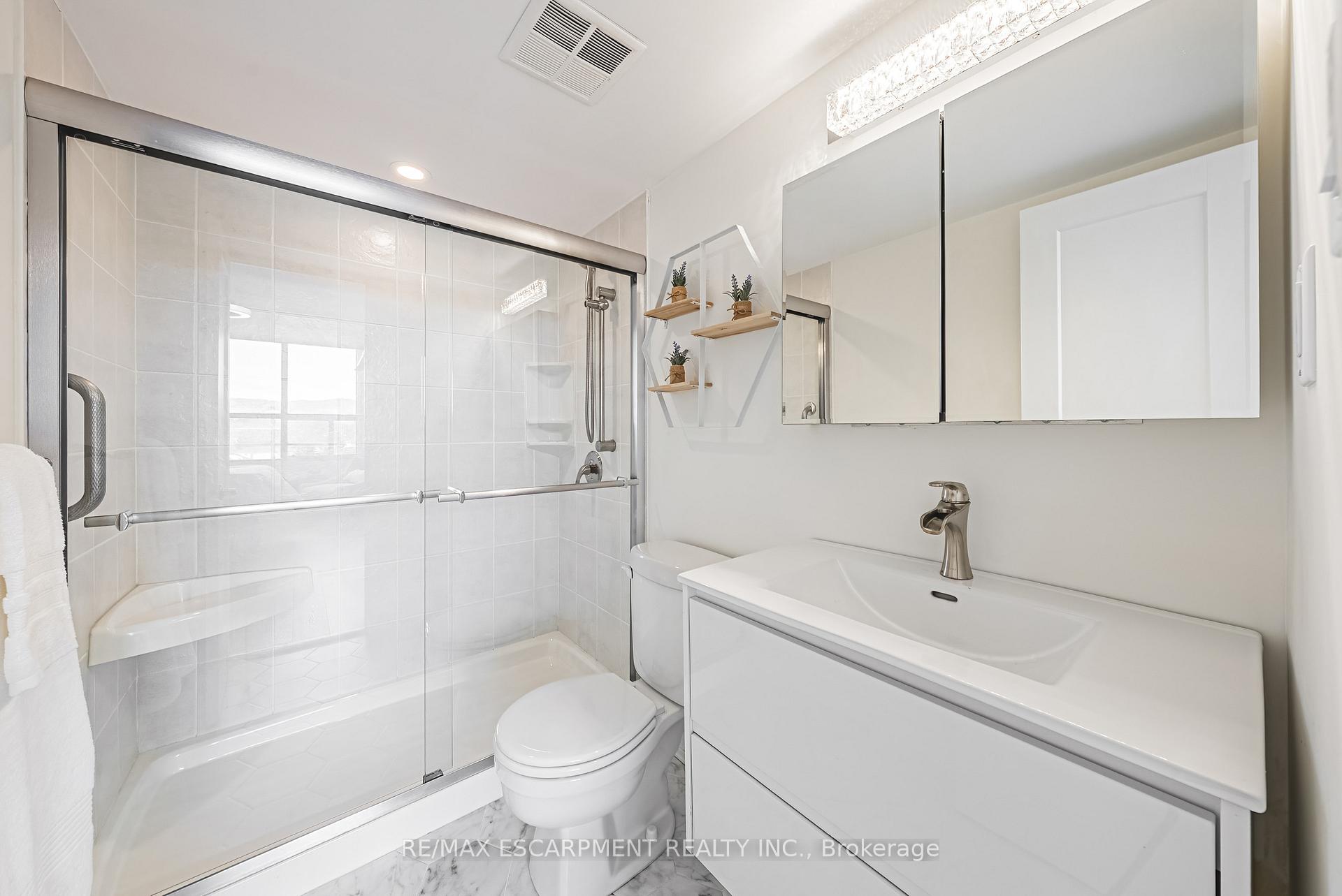 Photo 18 of Unit 808, 2055 Upper Middle Road, Burlington, Brant Hills — HOMEH