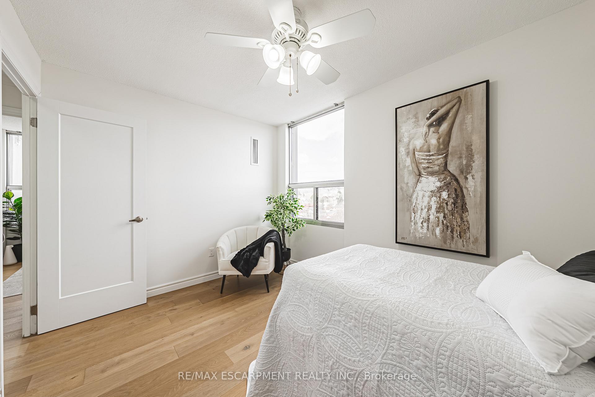Photo 20 of Unit 808, 2055 Upper Middle Road, Burlington, Brant Hills — HOMEH