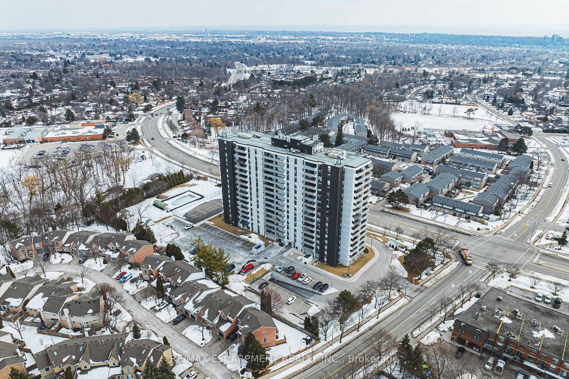 Photo 32 of Unit 808, 2055 Upper Middle Road, Burlington, Brant Hills — HOMEH