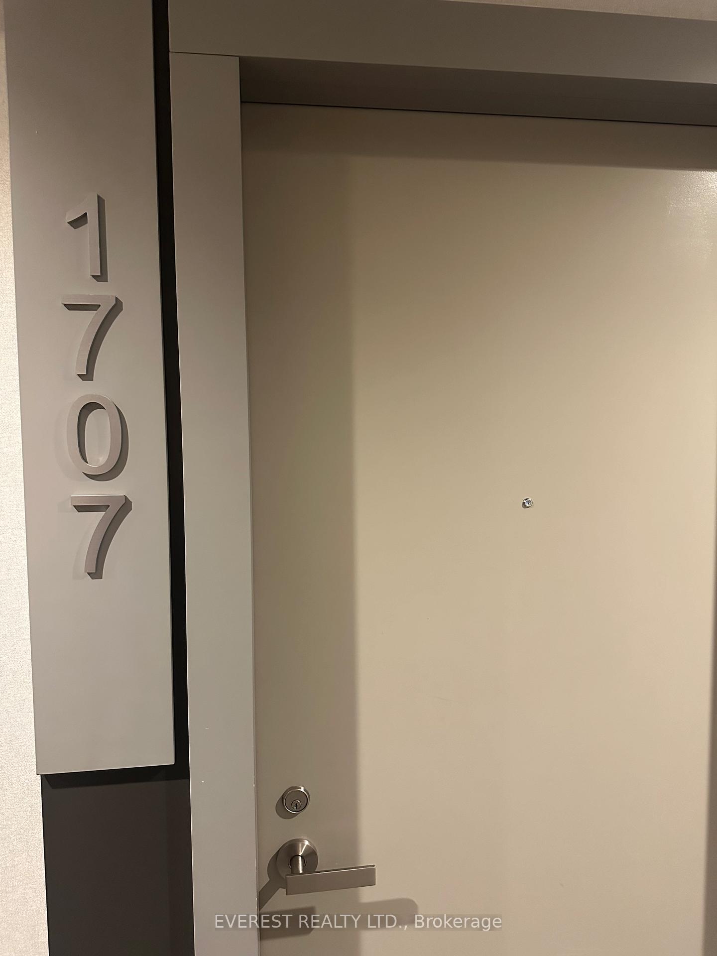 Front of Unit 1707, 159 Dundas Street E