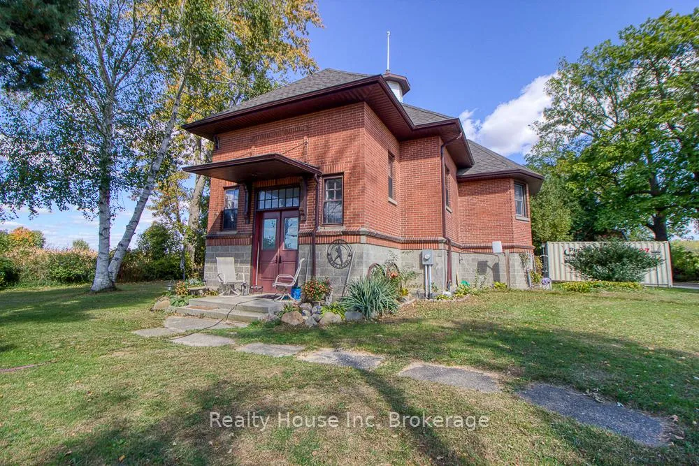 Photo 1 of 21871 Victoria Road, Chatham-Kent, Thamesville — HOMEH