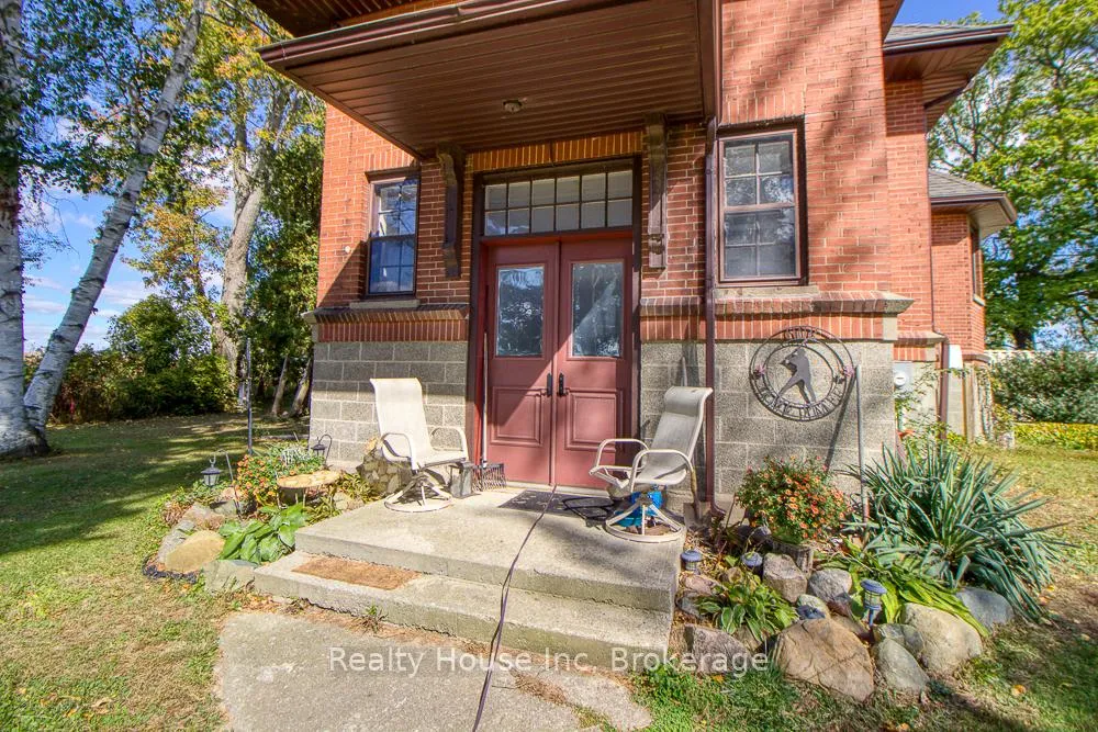 Photo 6 of 21871 Victoria Road, Chatham-Kent, Thamesville — HOMEH
