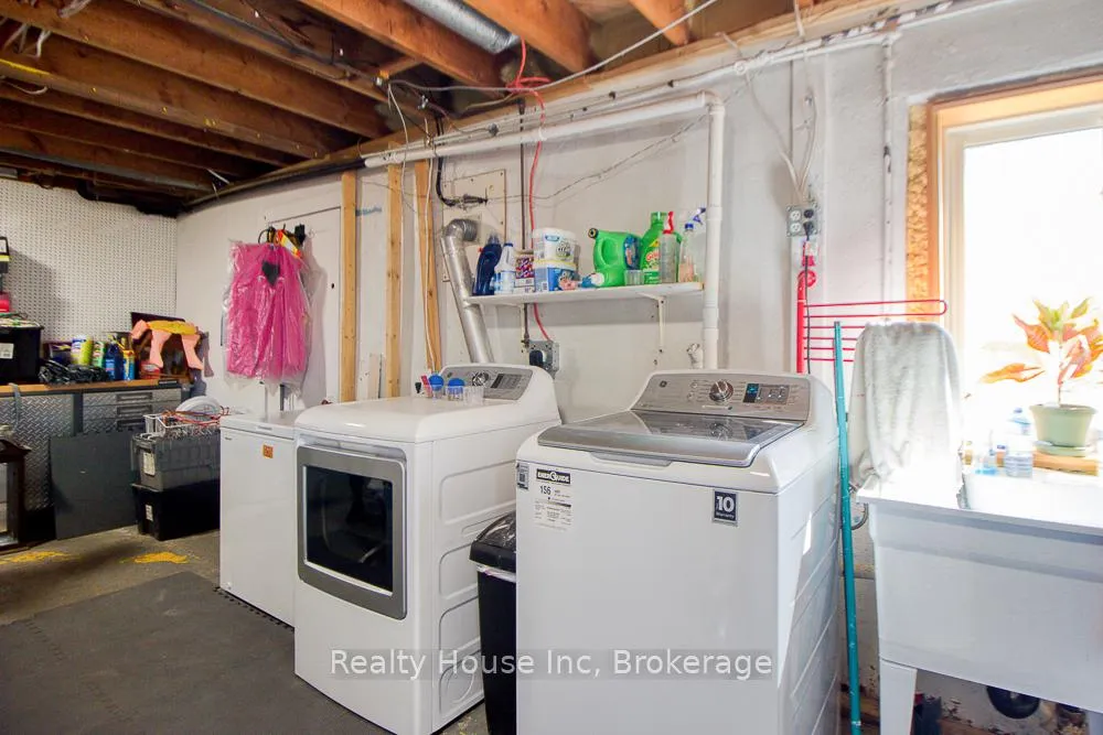 Photo 10 of 21871 Victoria Road, Chatham-Kent, Thamesville — HOMEH