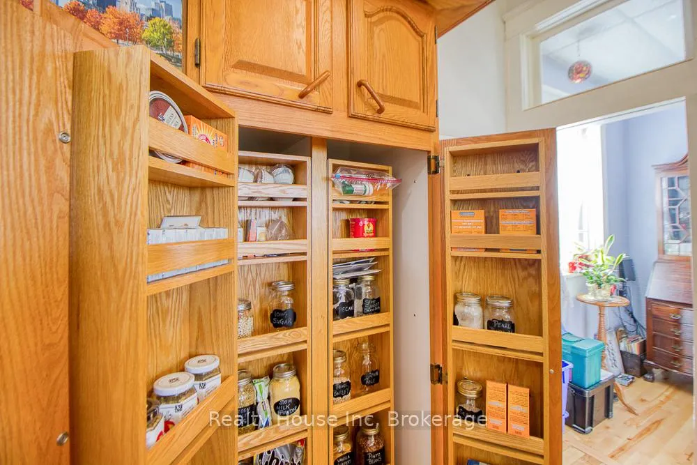 Photo 15 of 21871 Victoria Road, Chatham-Kent, Thamesville — HOMEH