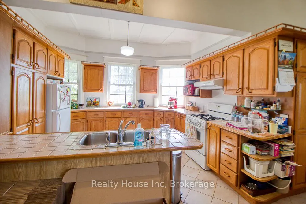 Photo 17 of 21871 Victoria Road, Chatham-Kent, Thamesville — HOMEH