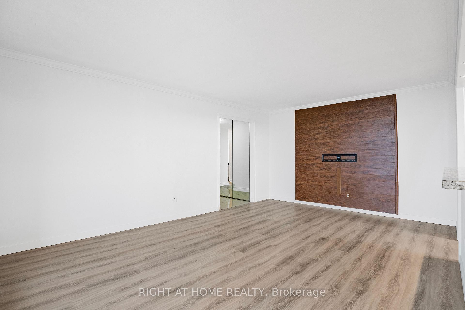 Photo 3 of Unit 1503, 60 Pavane Linkway, Toronto, Flemingdon Park — HOMEH