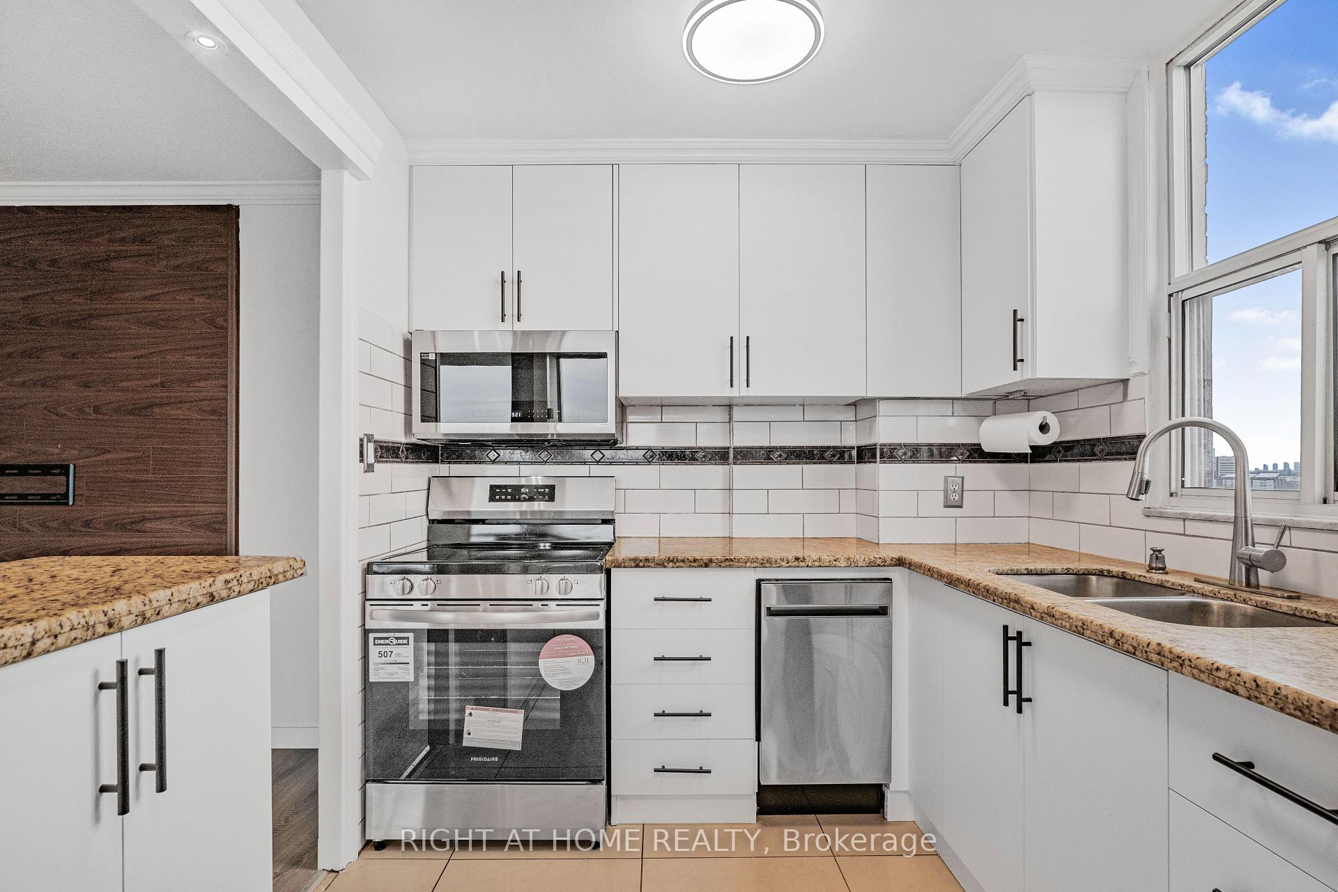 Photo 7 of Unit 1503, 60 Pavane Linkway, Toronto, Flemingdon Park — HOMEH