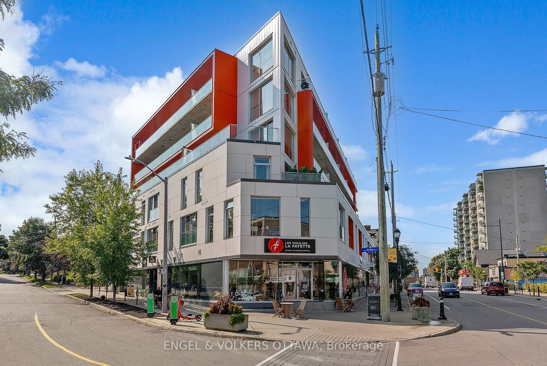 Front of Unit 209, 1000 Wellington Street W