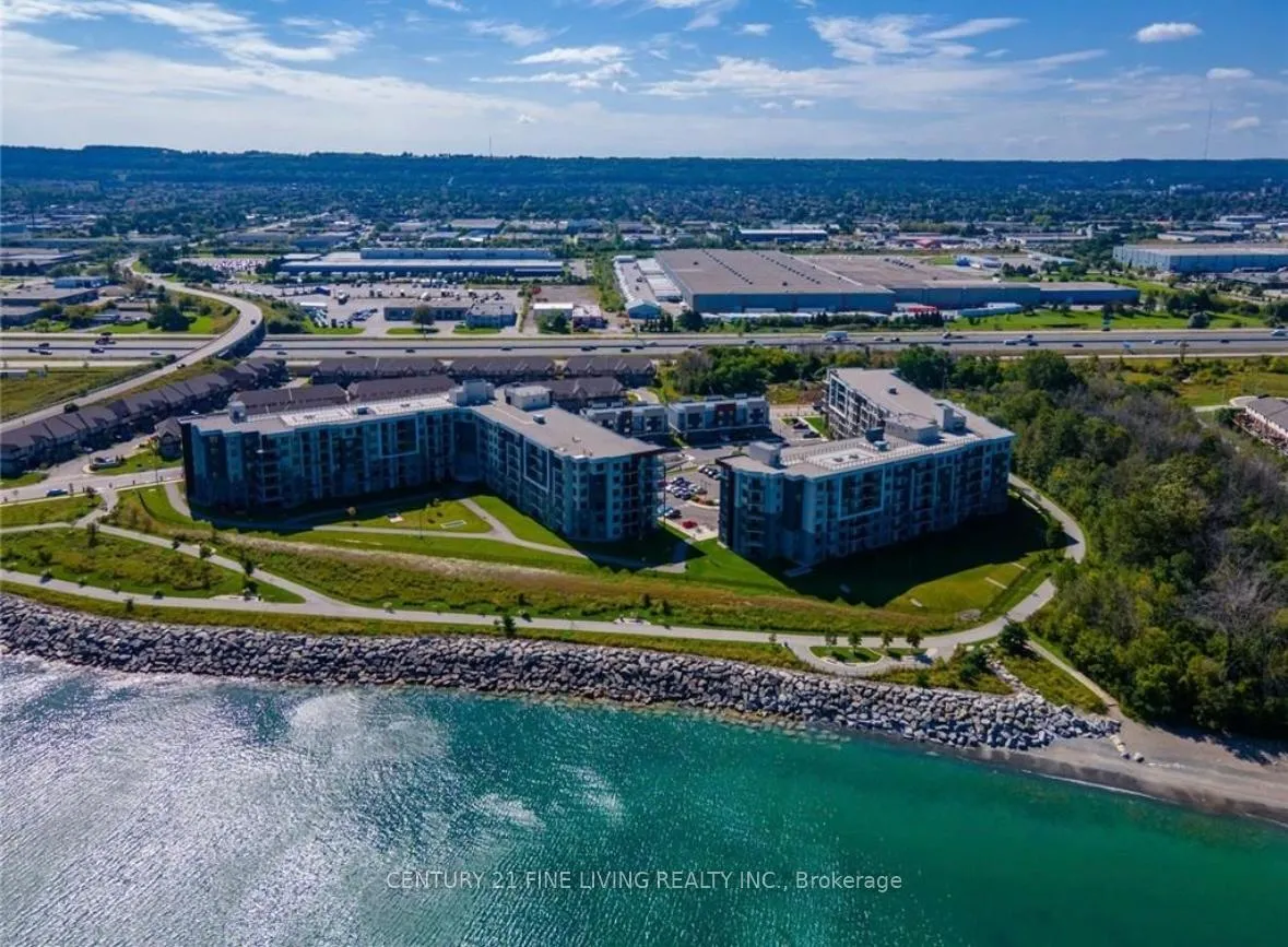 Photo 4 of Unit 326, 125 Shoreview Place, Hamilton, Lakeshore — HOMEH