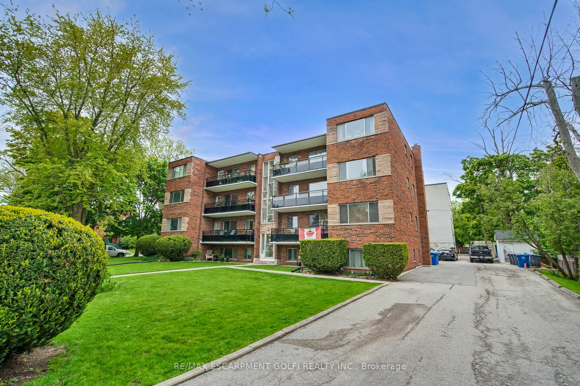 Photo 2 of Unit 6, 2433 First Street, Burlington, Brant — HOMEH