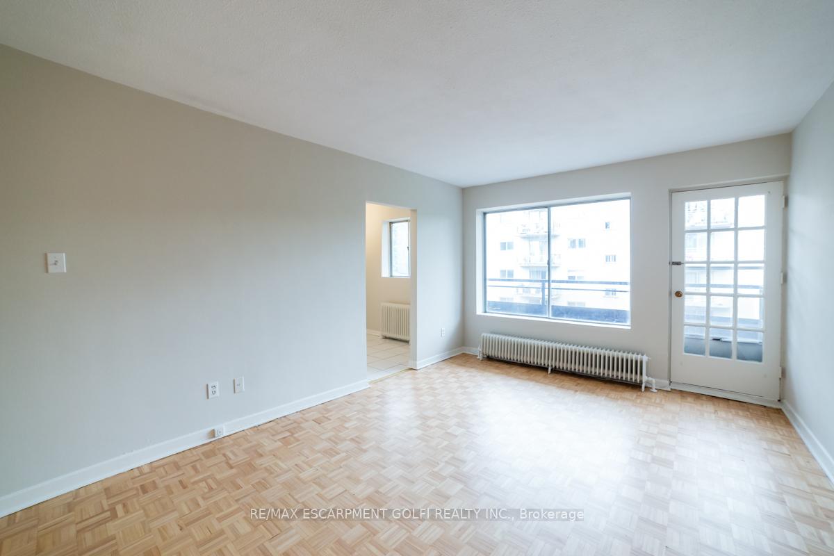 Photo 15 of Unit 6, 2433 First Street, Burlington, Brant — HOMEH